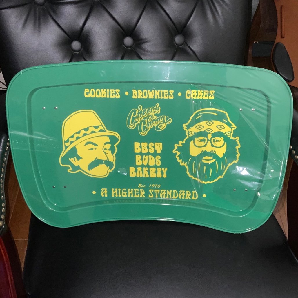 BRAND NEW LARGE CHEECH & CHONG BEST BUDS BAKERY WEED / SNACK FOLDING TRAY