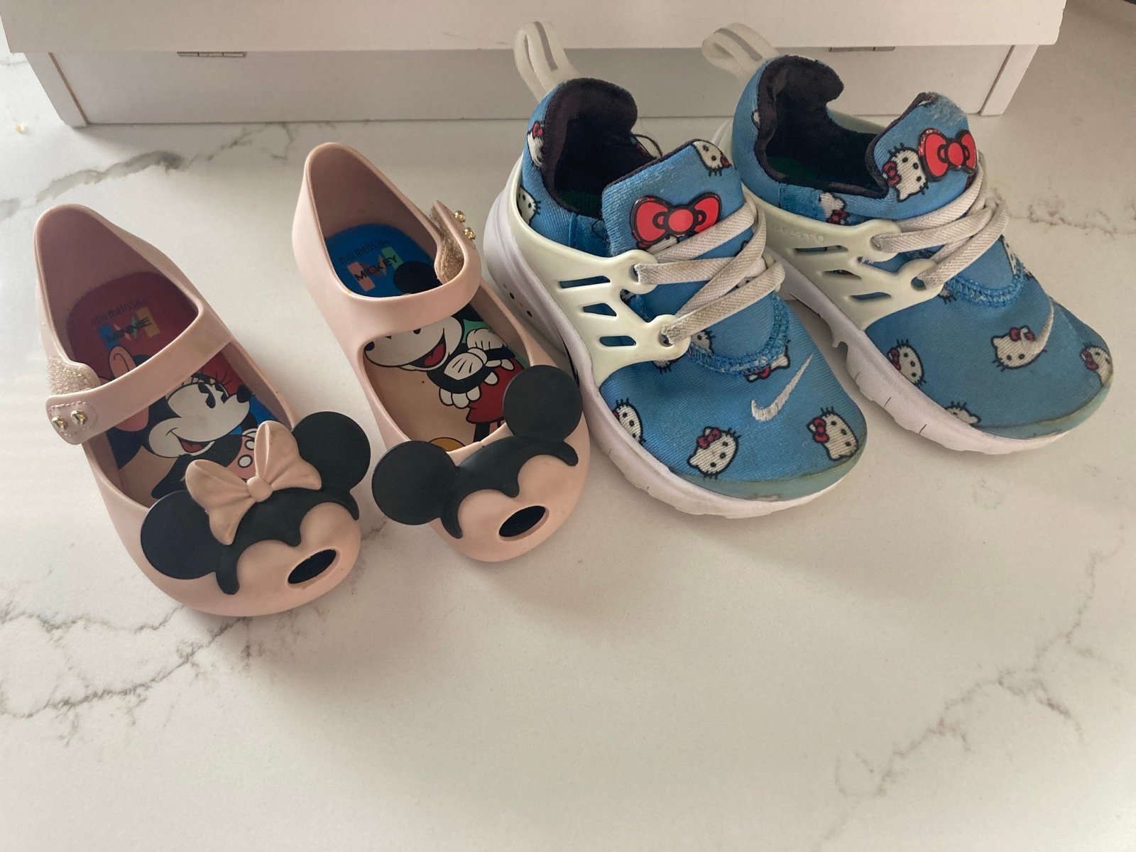 Size 7 toddler girls shoe bundle hello kitty & Minnie mouse