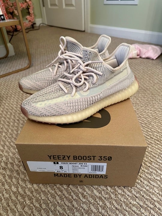Yeezy Adidas Boost 350 V2 in Citrin