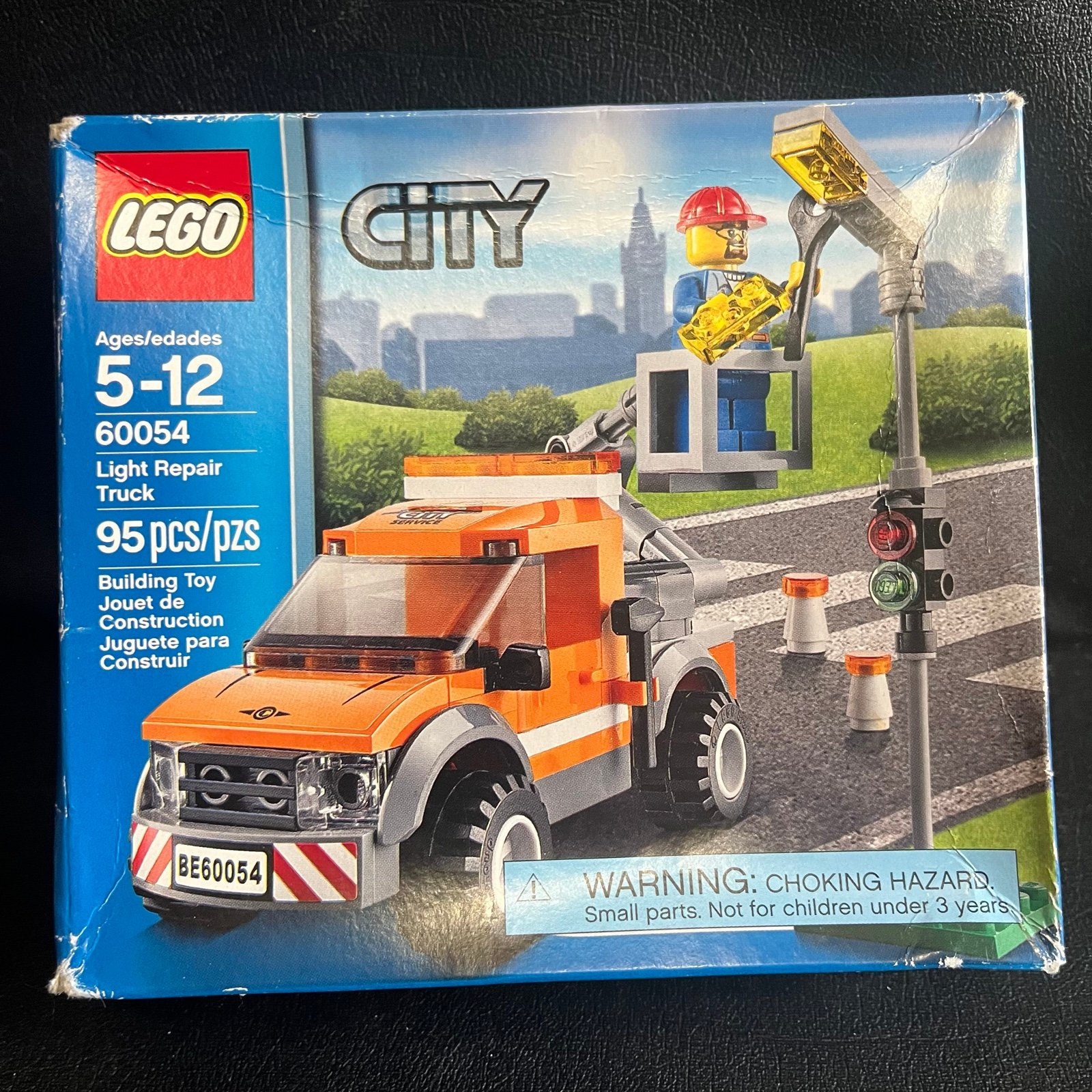 New LEGO CITY Set - 60054 Light Repair Truck
