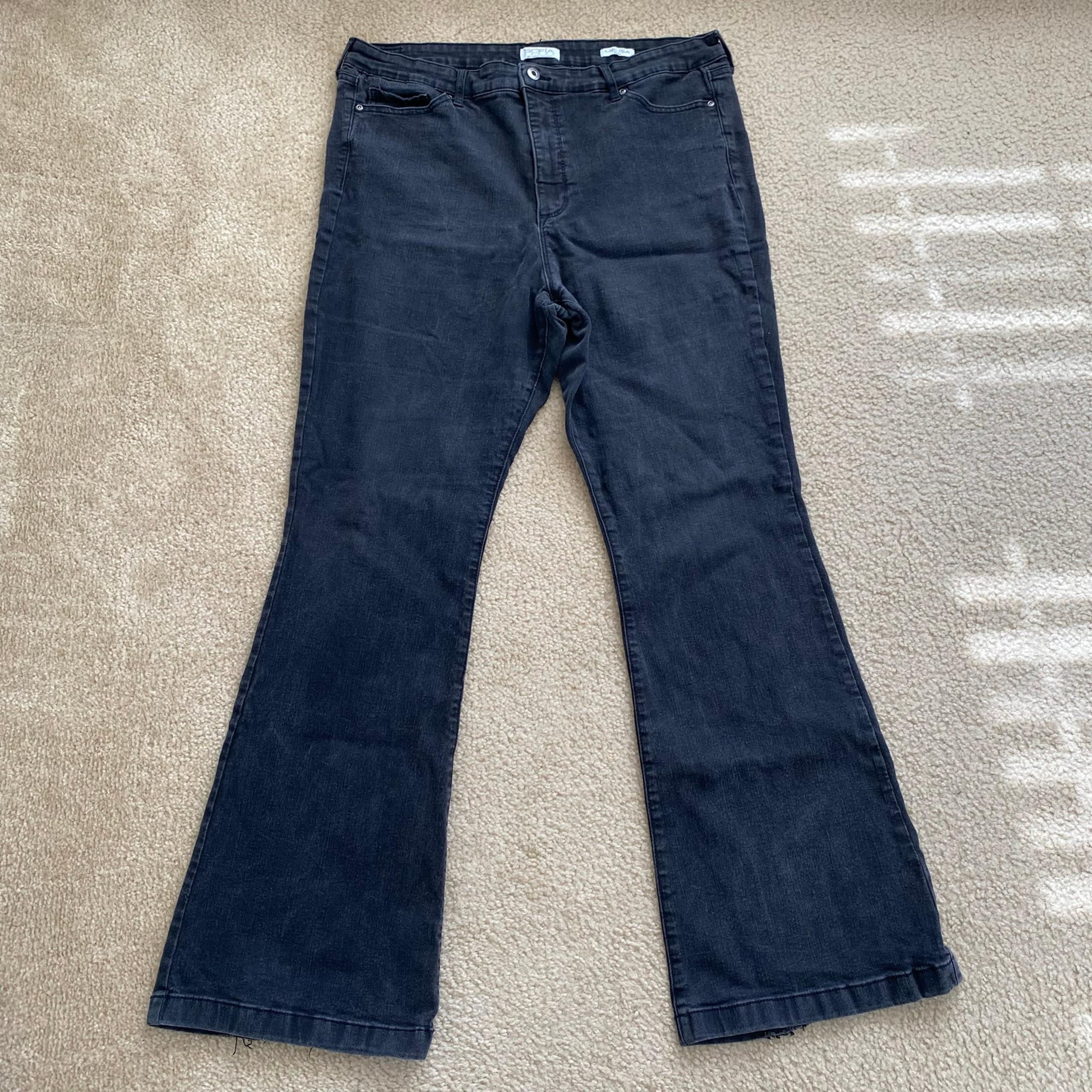 Sofia Jeans by Sofia Vergara Women's Black Melisa Flare Jeans Size 18