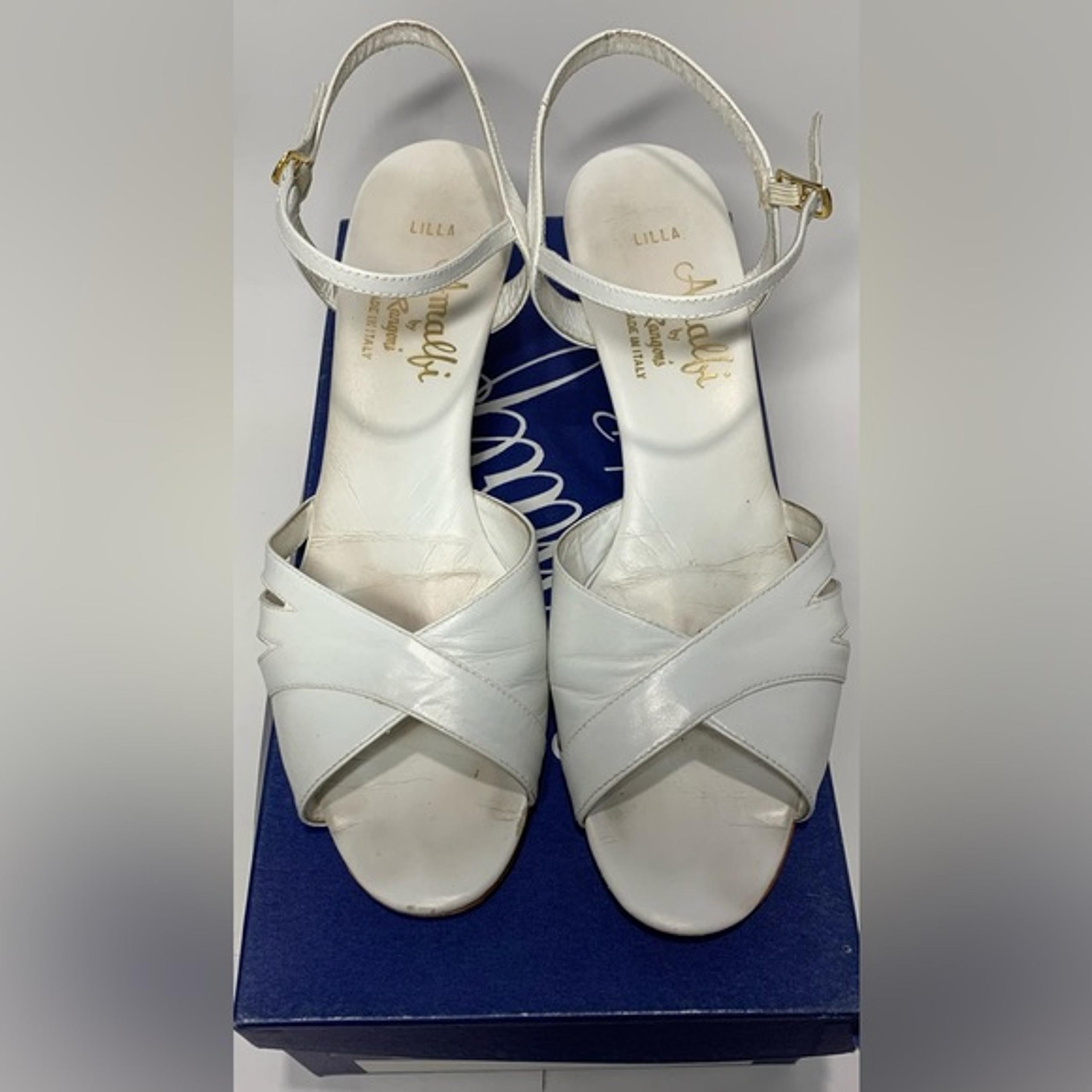 Amalfi by Rangoni Vintage White Open-Toe Heels Size 9S Made in Italy