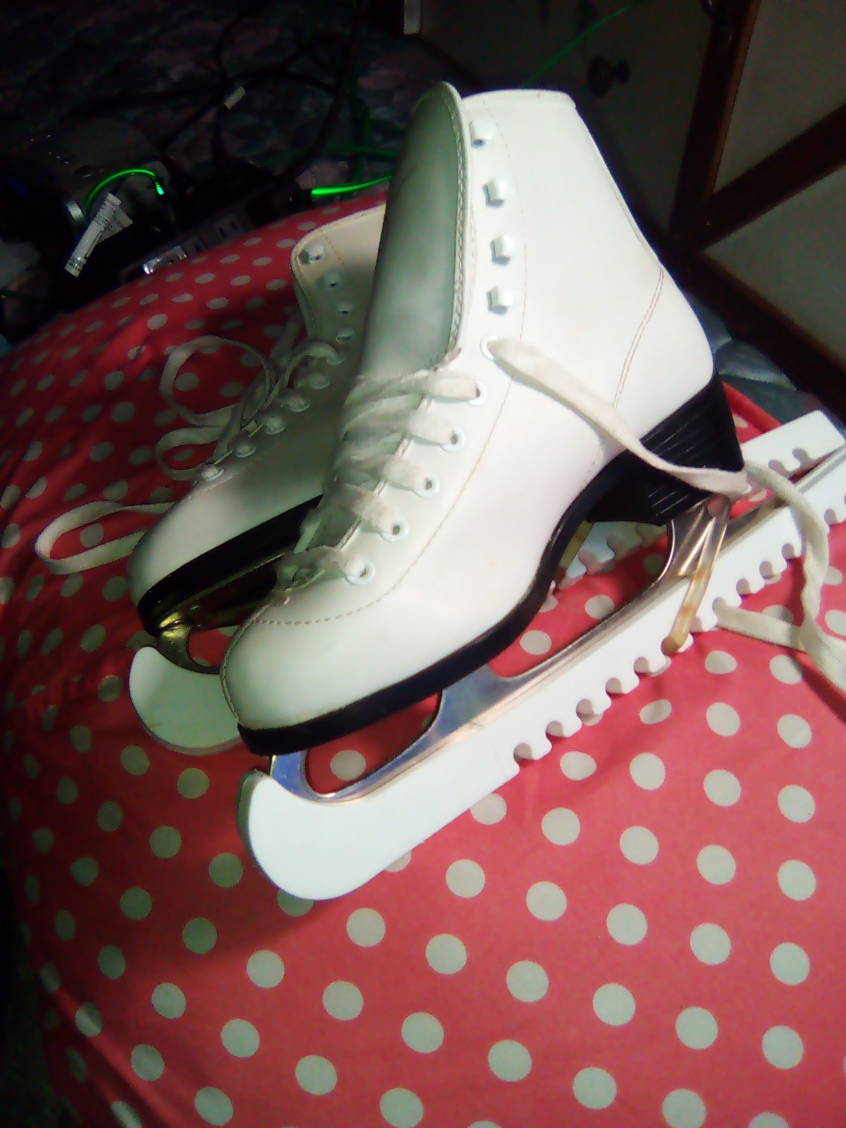 Gold Metal Ice Skates Size 8