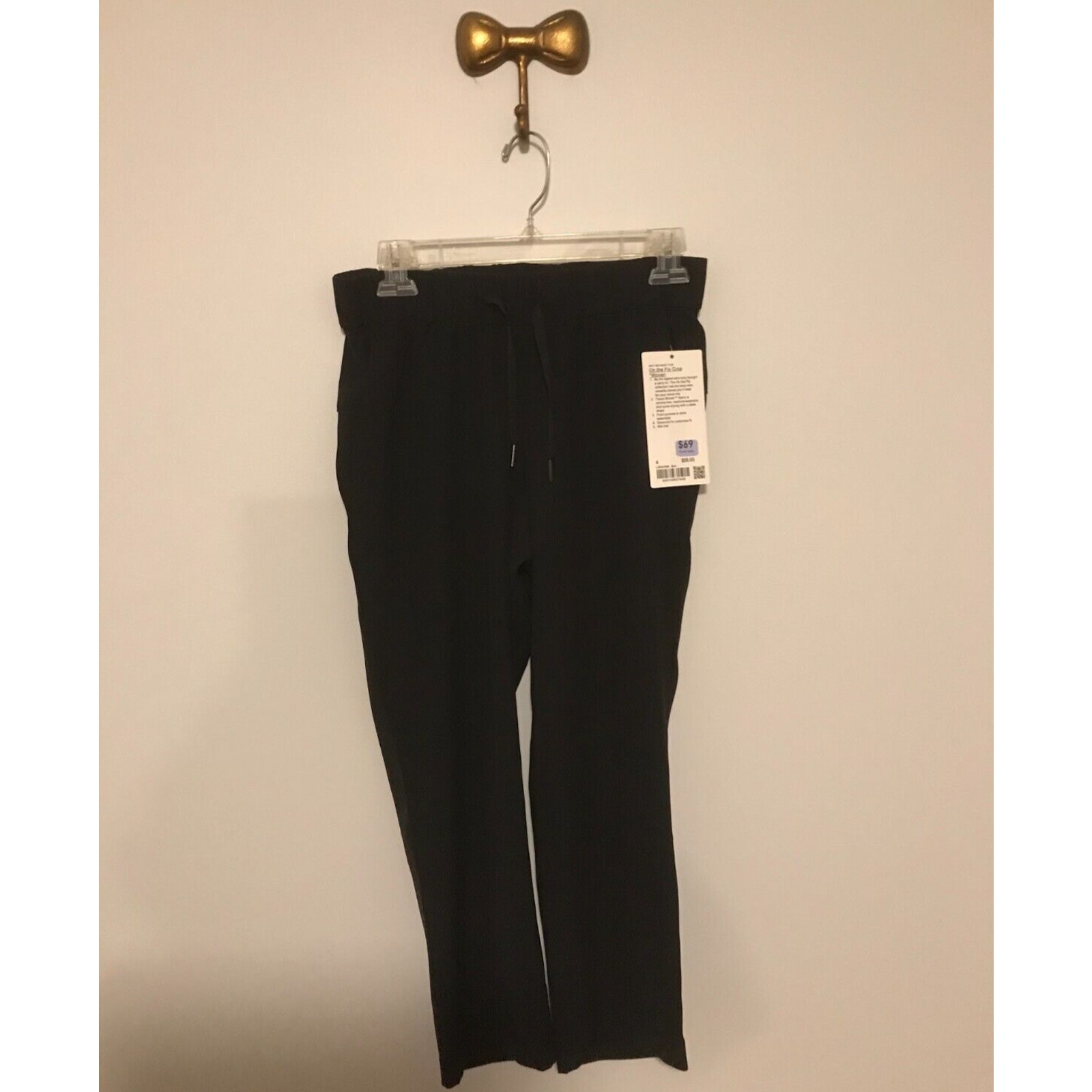 Lululemon Women's On the Fly Crop *Woven Black Leggings - Size 4 - NEW WITH TAGS