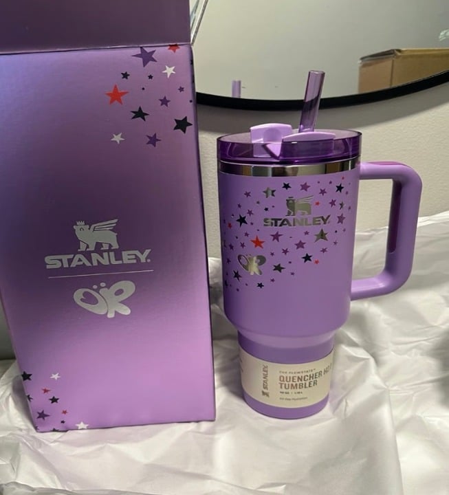 olivia rodrigo stanley cup