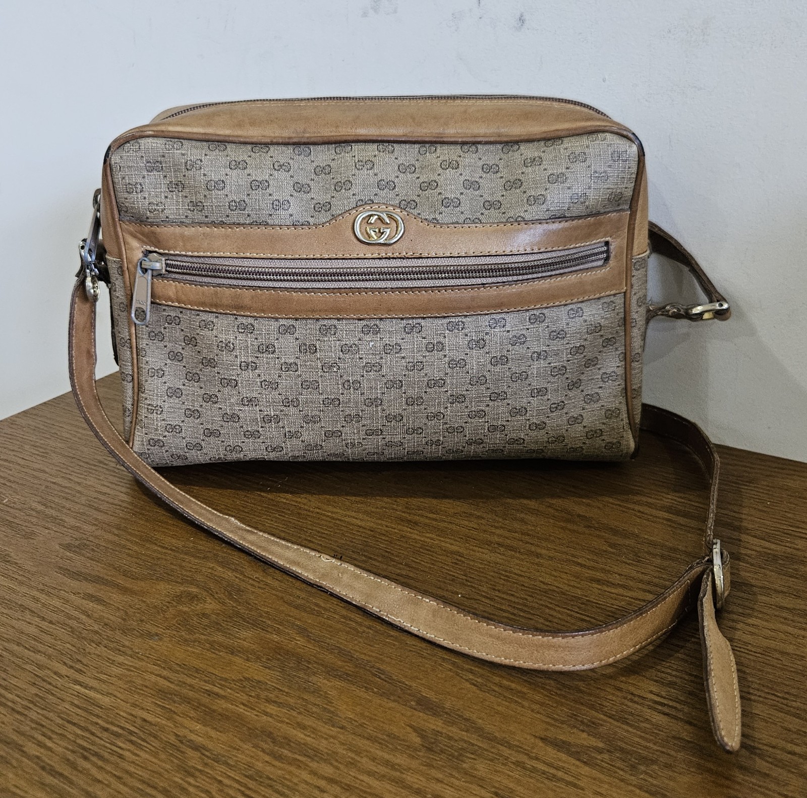Gucci Signature Coated Canvas Tan/ Brown Crossbody Bag