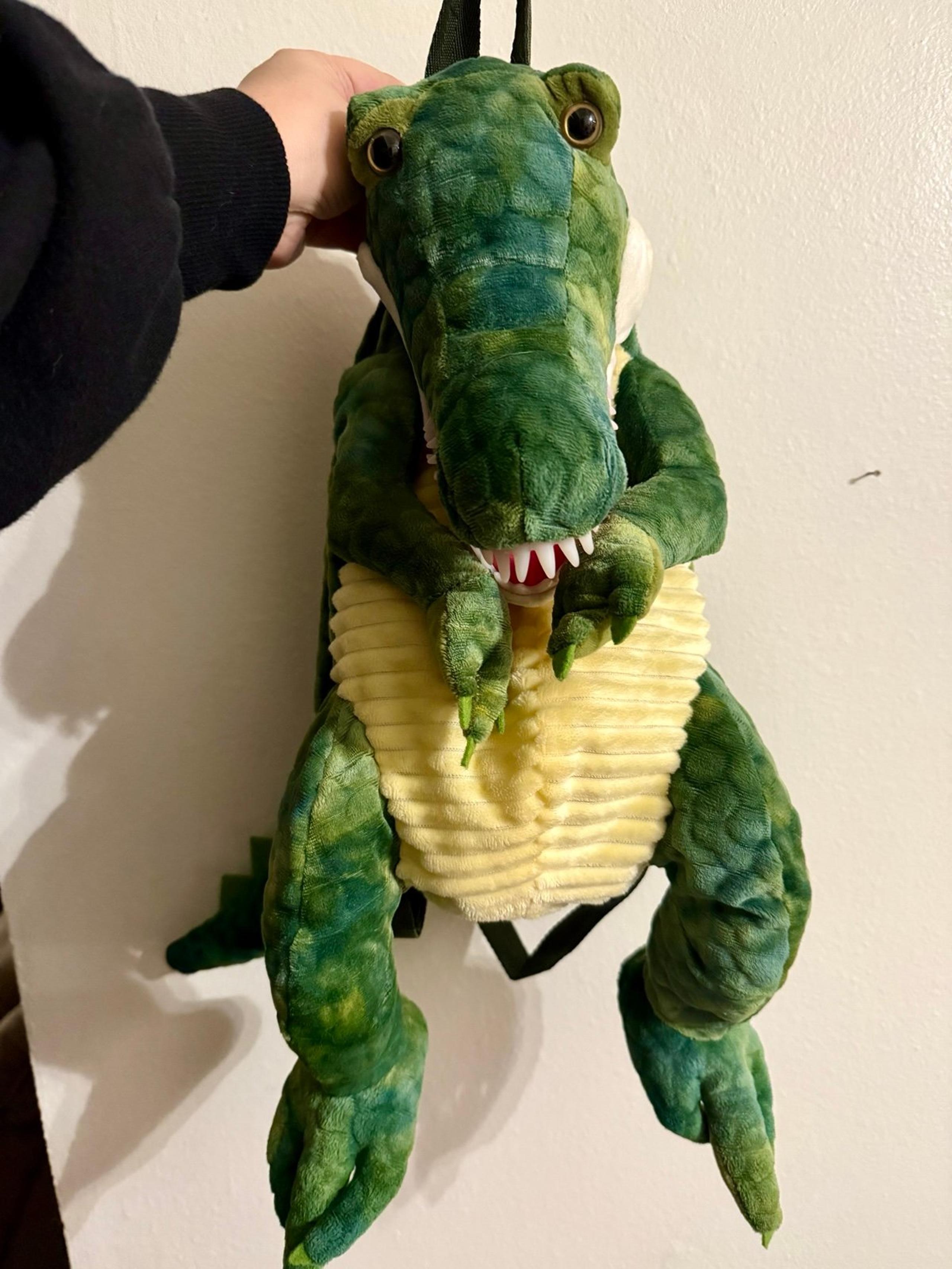 Plush alligator backpack - Adventure Playsets
