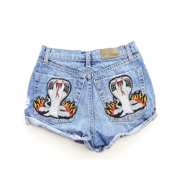 LF carmar high rise cobra patch cuffed hem denim shorts sz 23 248