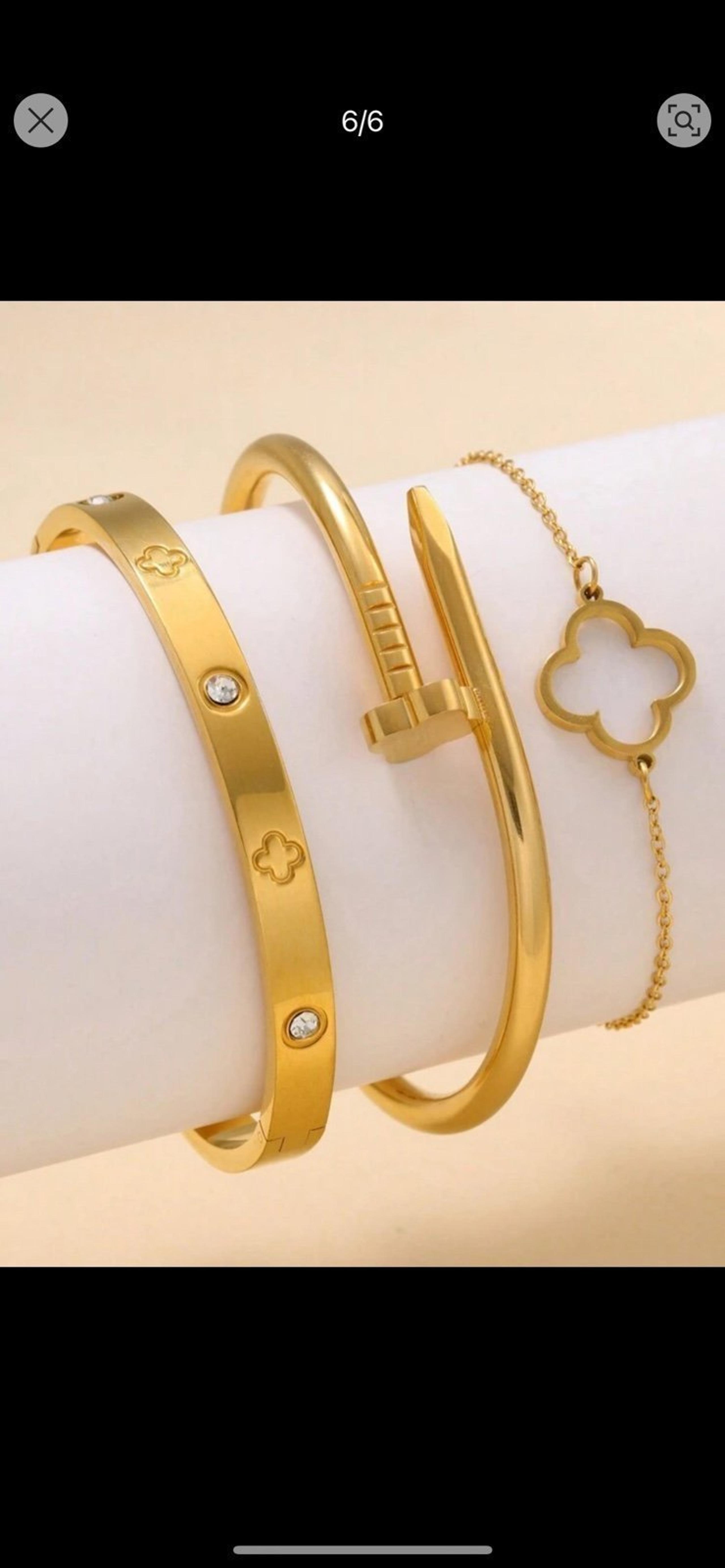 NWT Fashionable Stainless Steel Big Flower Zirconia Decor Bangle Bracelet