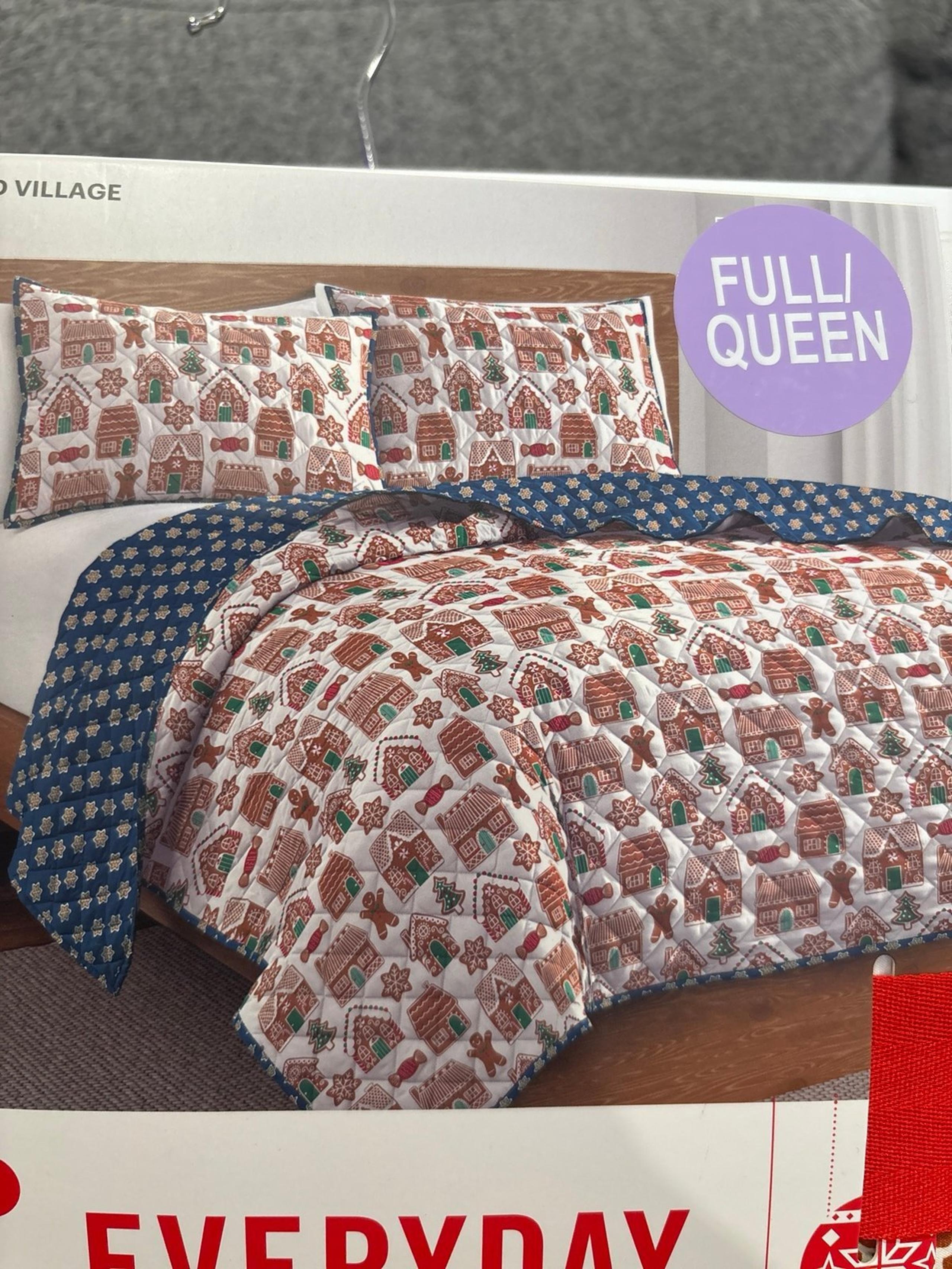 Martha Stewart Everyday Queen Quilt Bed Set