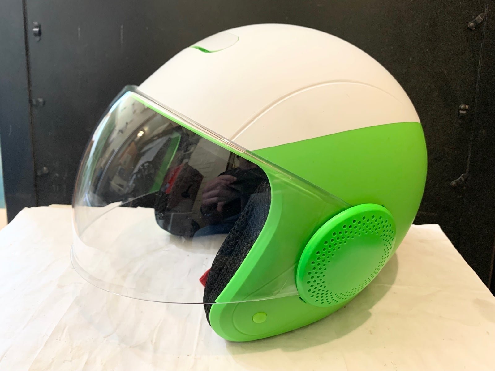 Lime Motorcycle, E Scooter, Moped, Helmet Size (M) 54-60cm FMVSS DOT Certified