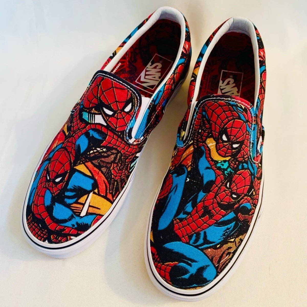 VANS x MARVEL SPIDER-MAN Slip On Sneakers