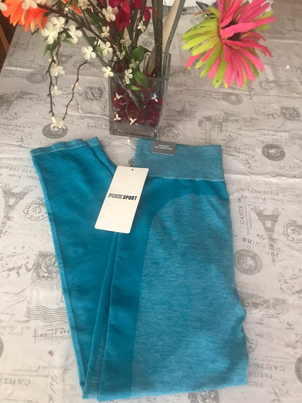 NWT VS Pink leggings Medium