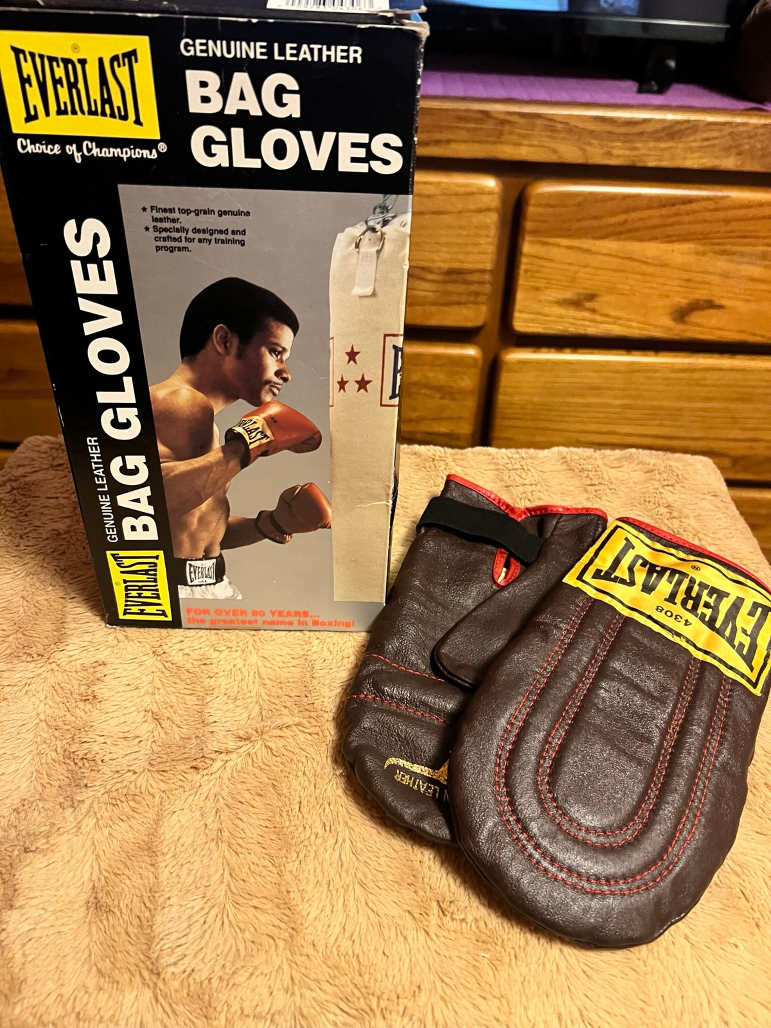 2 sets of Boxing Gloves