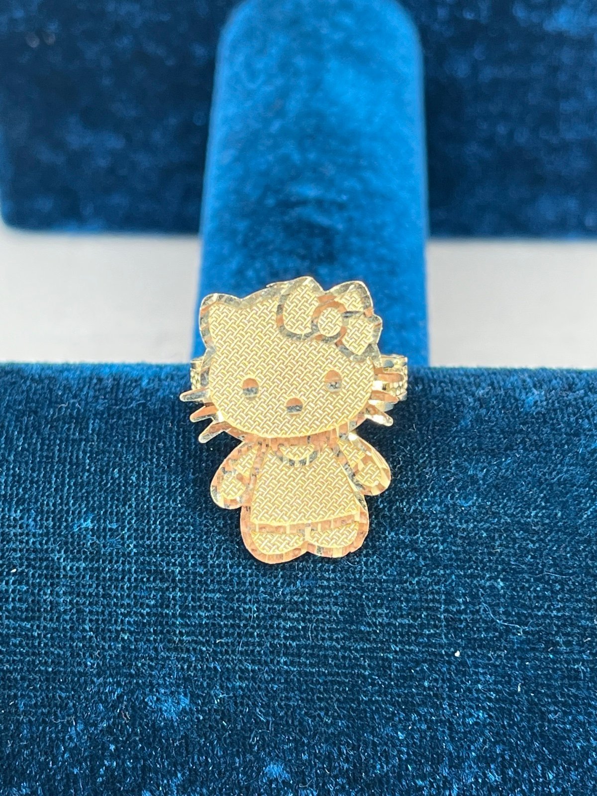 Brand new 10k Gild Hello Kitty ring