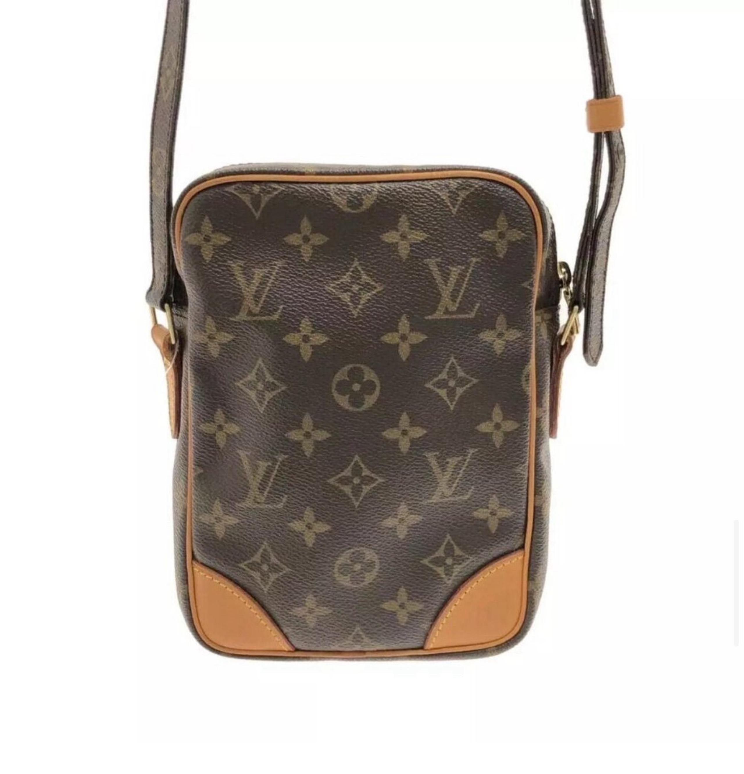 Auth Danube Crossbody - Louis Vuitton