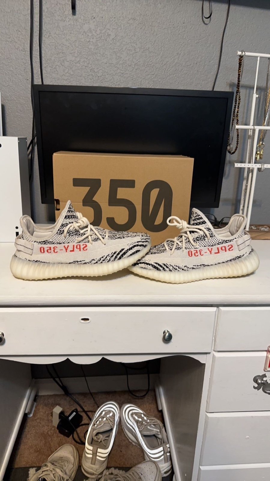 Yeezy Adidas Boost 350 V2 Zebra