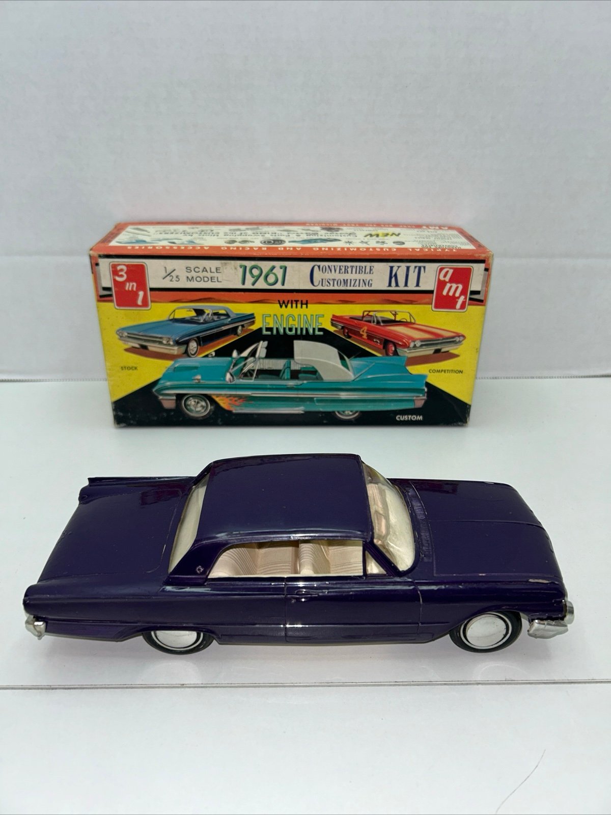 AMT 1961 Ford Convertible 3 in 1 model kit #149 K-111 engine unbuilt 1:25 READ
