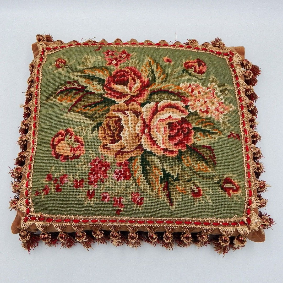 Needlepoint Roses Throw Pillow Tassel 16x14 Velvet Backing Removeable