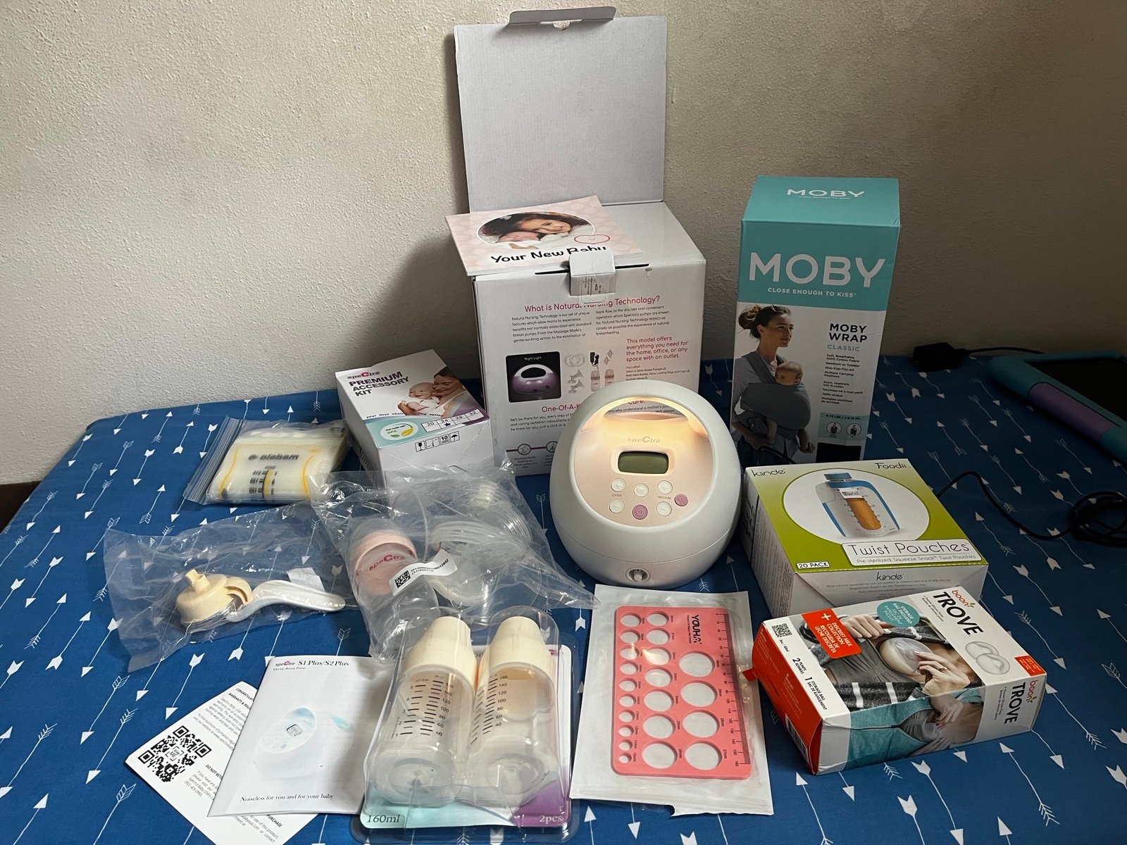 Spectra S2 breast pump Moby wrap Accessories all new 13h on the machine Huge Lot