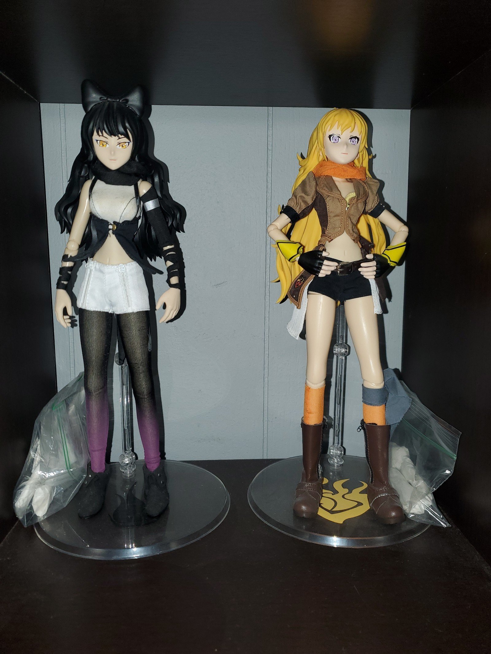 RWBY Blake Belladonna and Yang Xiao Long Threezero Figure