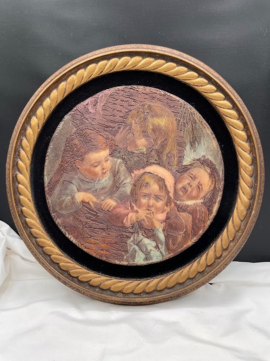 Artini Arts Engraved Resin Crying Babies Children in a Basket Wall Art Round