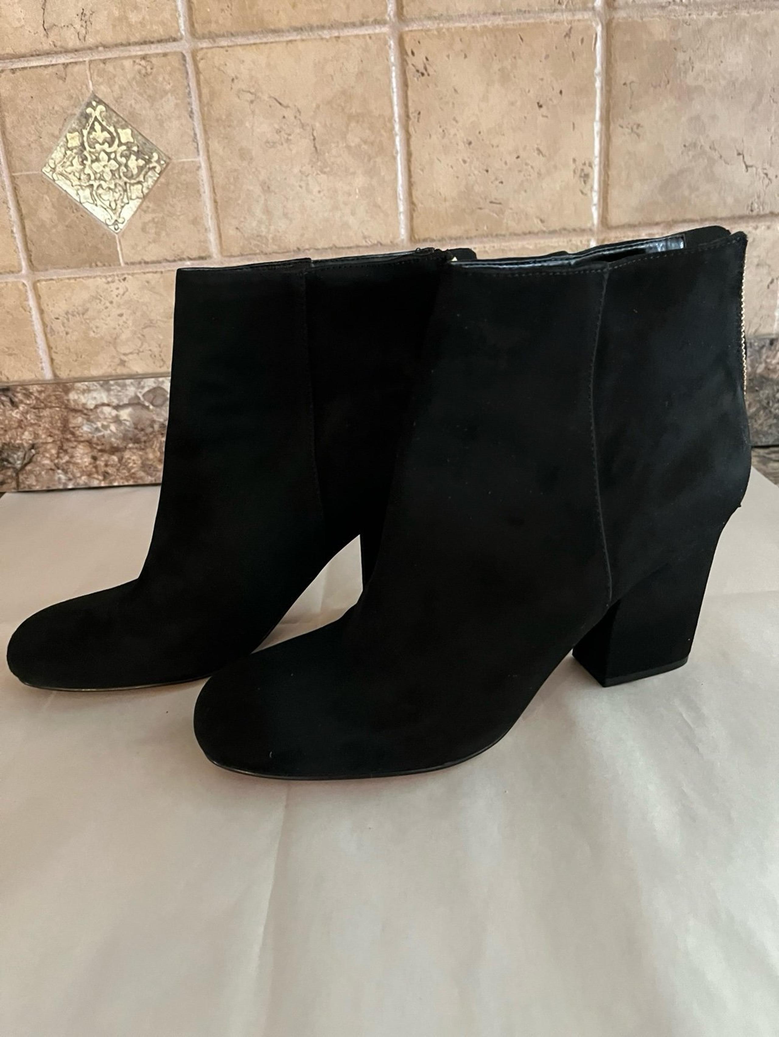 NINE WEST Women’s Back-zip Black Ankle Boots, size 9.5