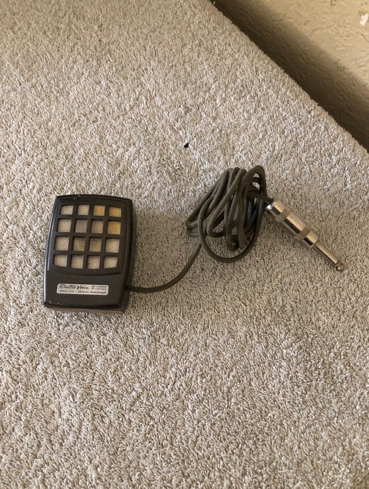 Vintage ELECTRO-VOICE Crystal Microphone Model 915