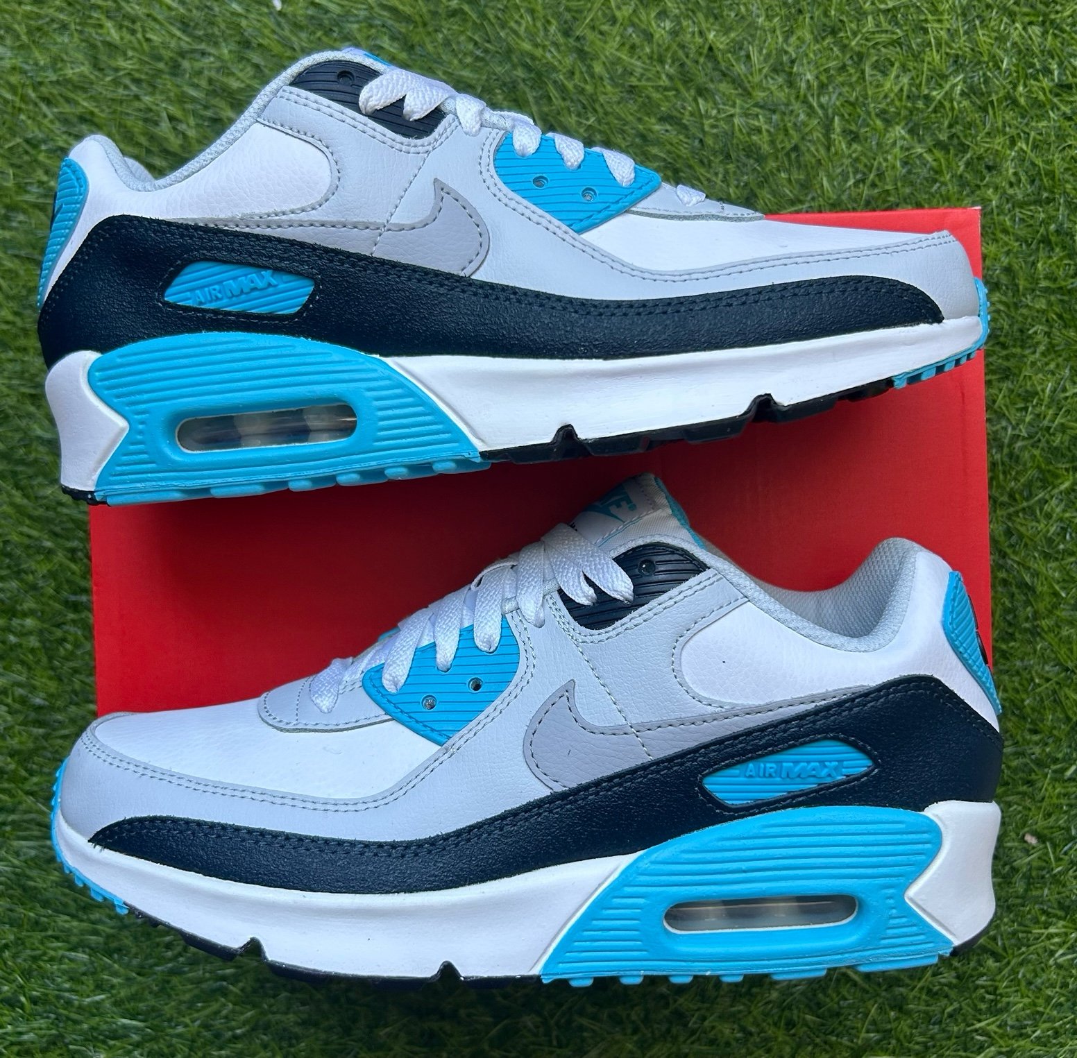 NEW Nike Air Max 90 Wolf Grey Baltic Blue Size 5.5Y = Women’s Size 7
