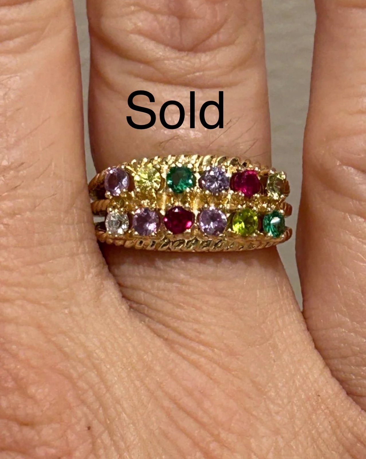 14k 5g sz7 Vintage yellow solid gold ring with semiprecious stones - Estate