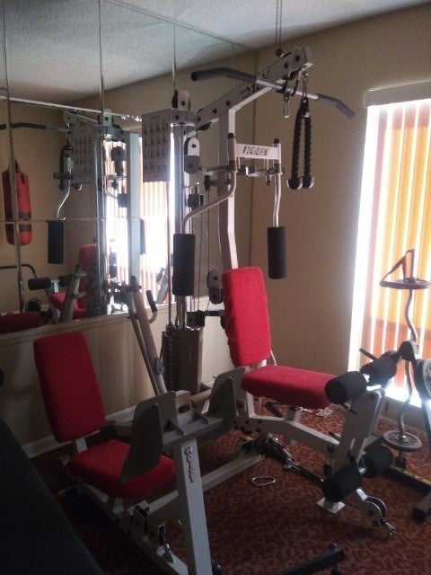 Hoist Fitness Elite Gym