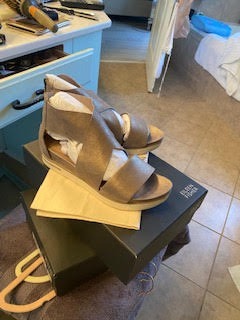 eileen fisher suede sandals