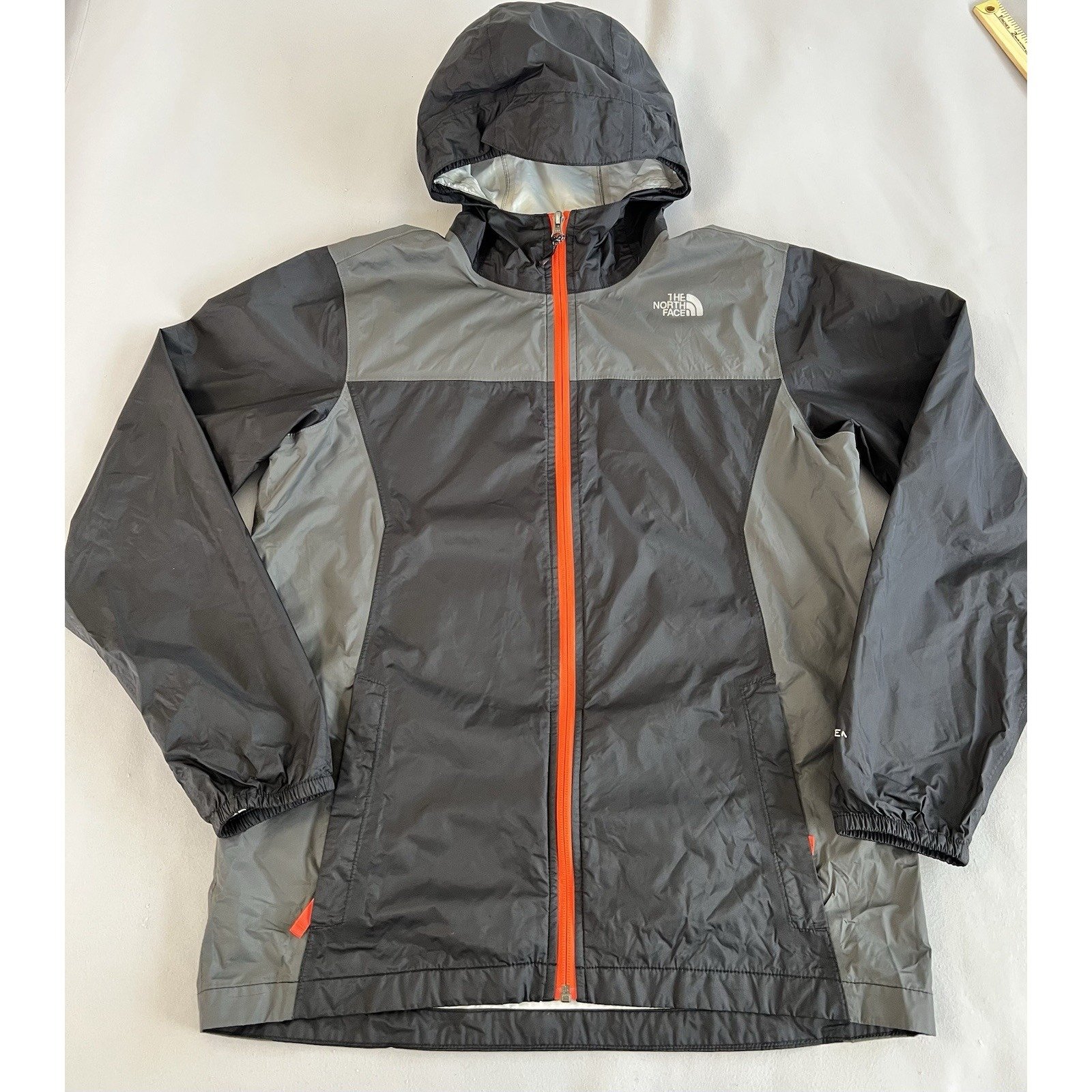 The North Face Hooded Jacket Boys Youth XL Black Zip Rain Shell Windbreaker