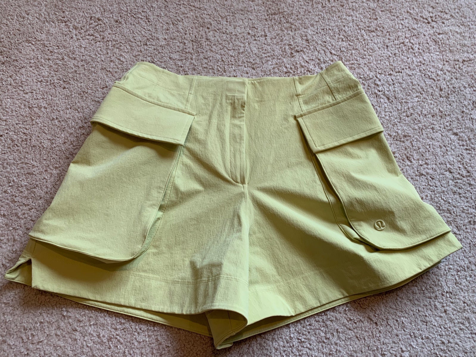 NWT Lululemon relaxed-fit cargo short