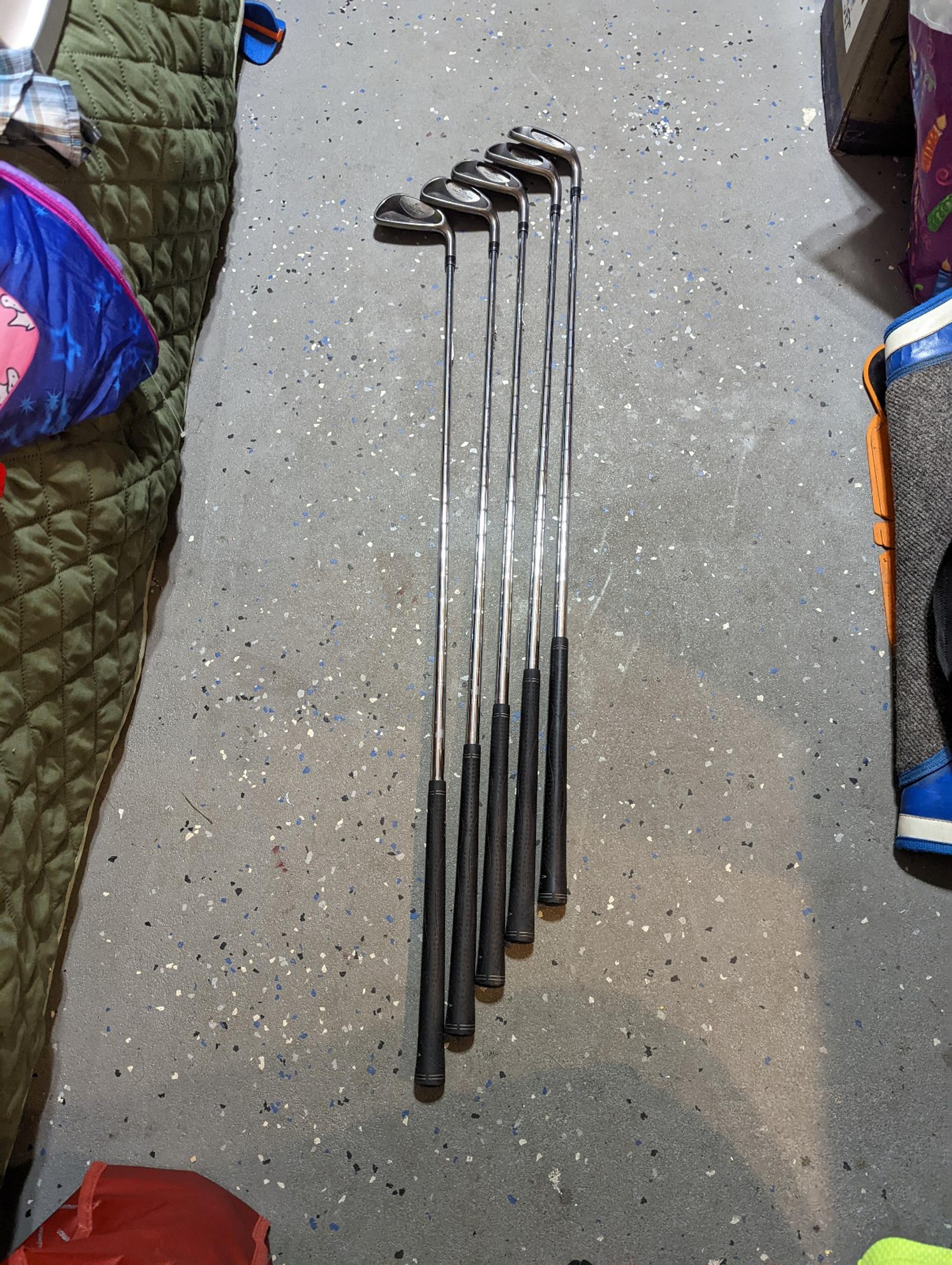 King Iron Set 3400I/XH Transition Design Clubs - Cobra