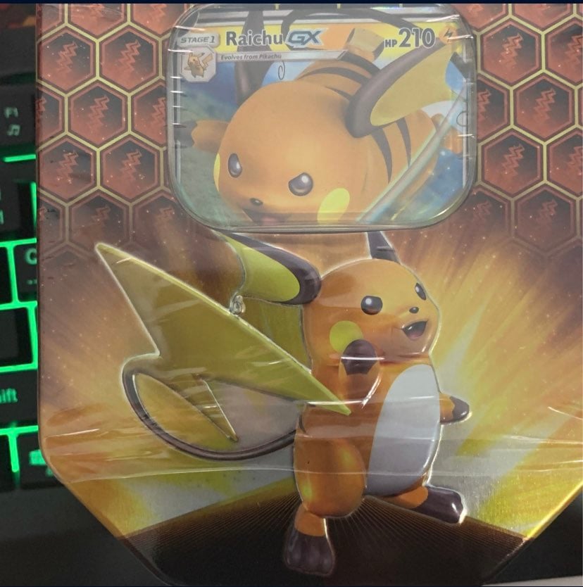 Pokemon tin hiddden fates