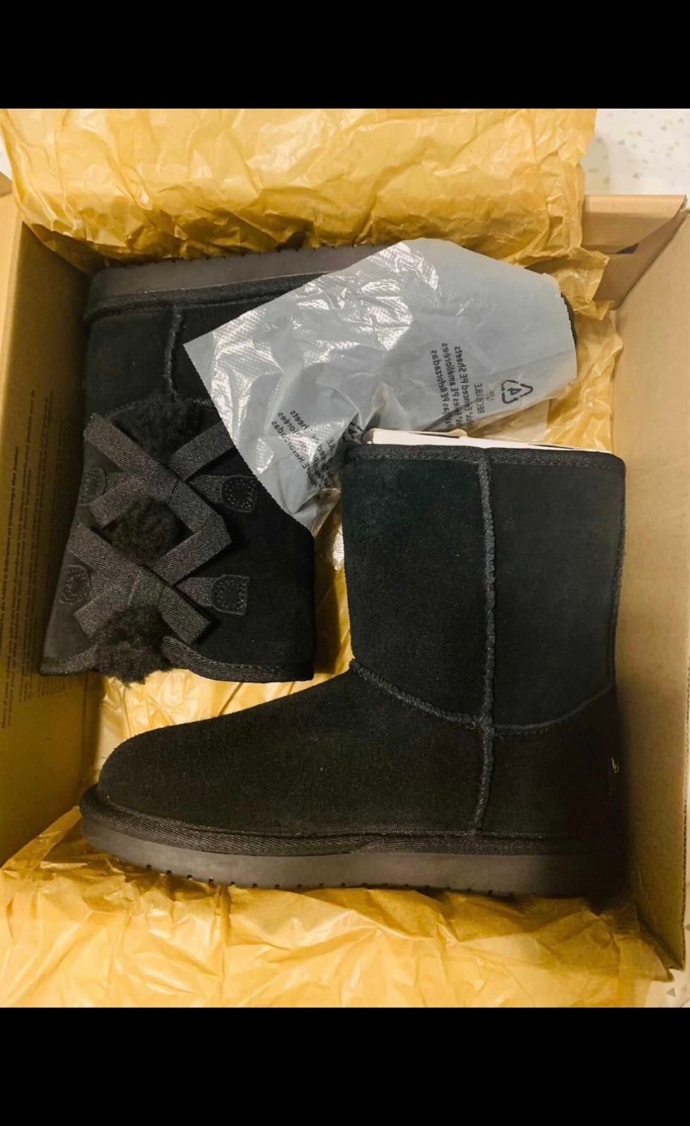Koolaburra by UGG size 2Y