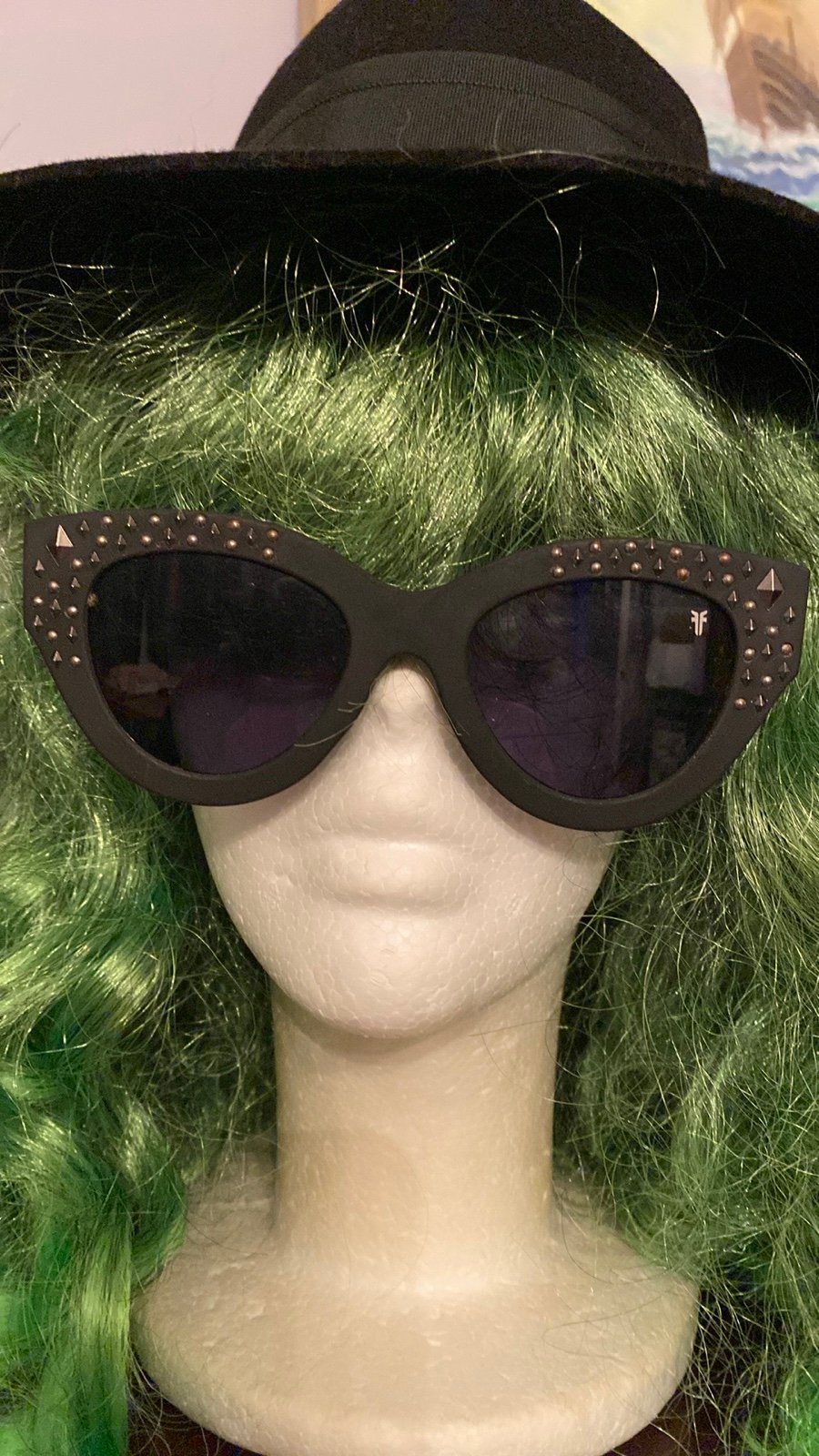 Frye Women's Black Sunglasses One Size pre-owned. Frye brand sunglasses, black