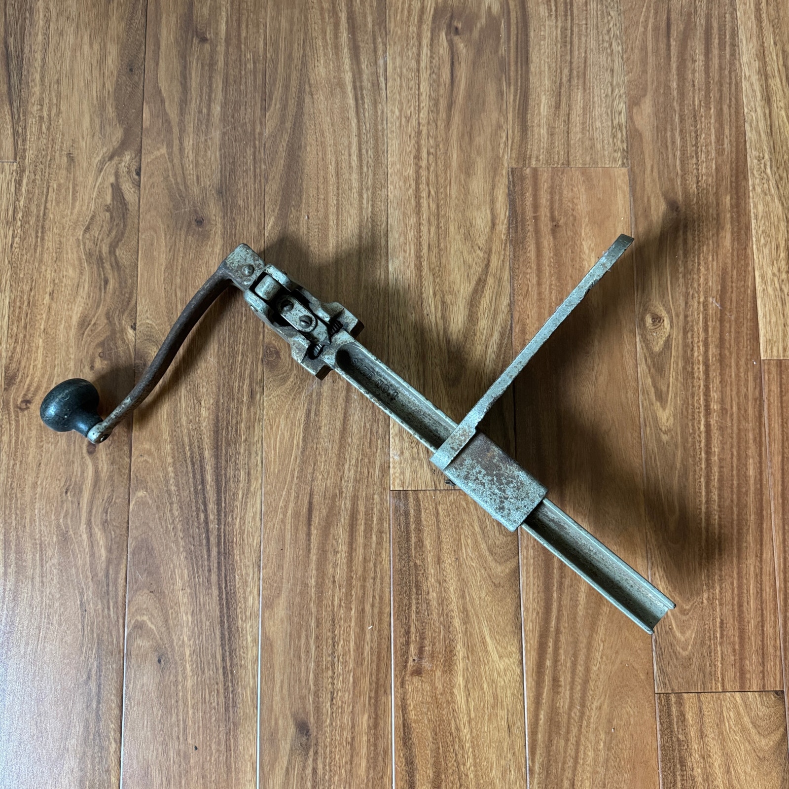 Vintage Edlund Co Burlington VT Size No 1 Industrial Can opener Cast Metal