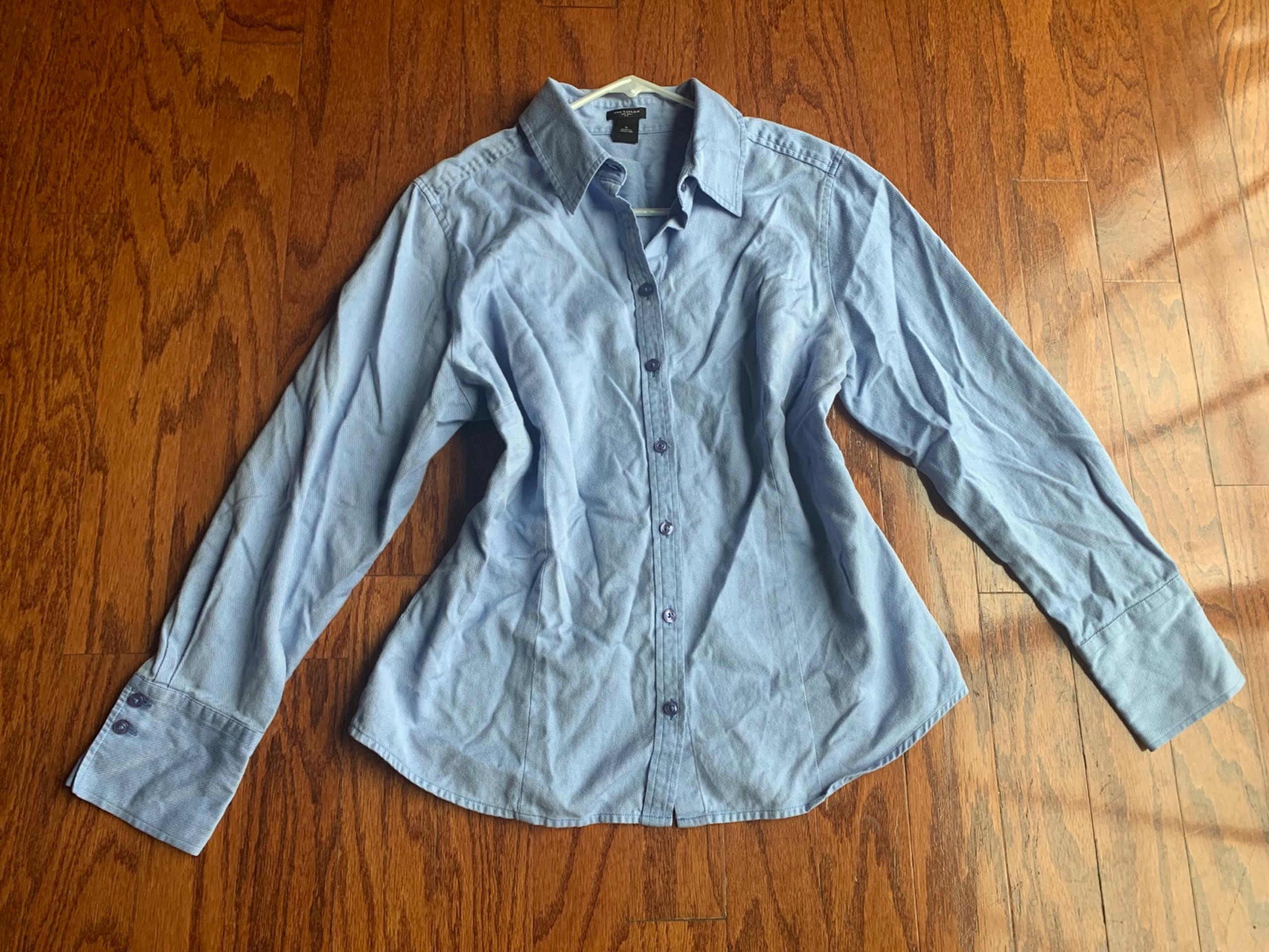 Ann Taylor Button Down Women’s Shirt