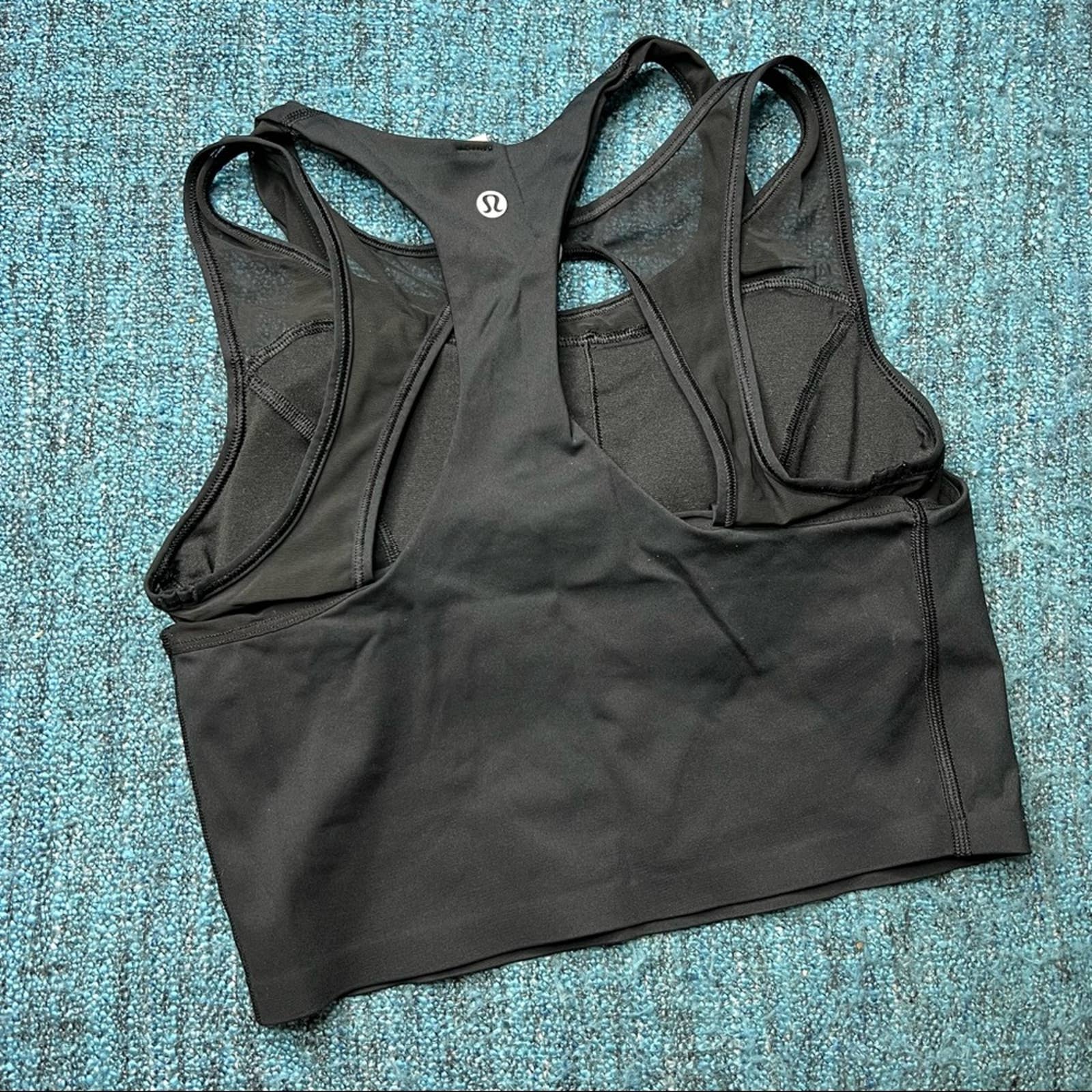 Lululemon Break Free Tank in Black Nulux Size 6 Crop Top
