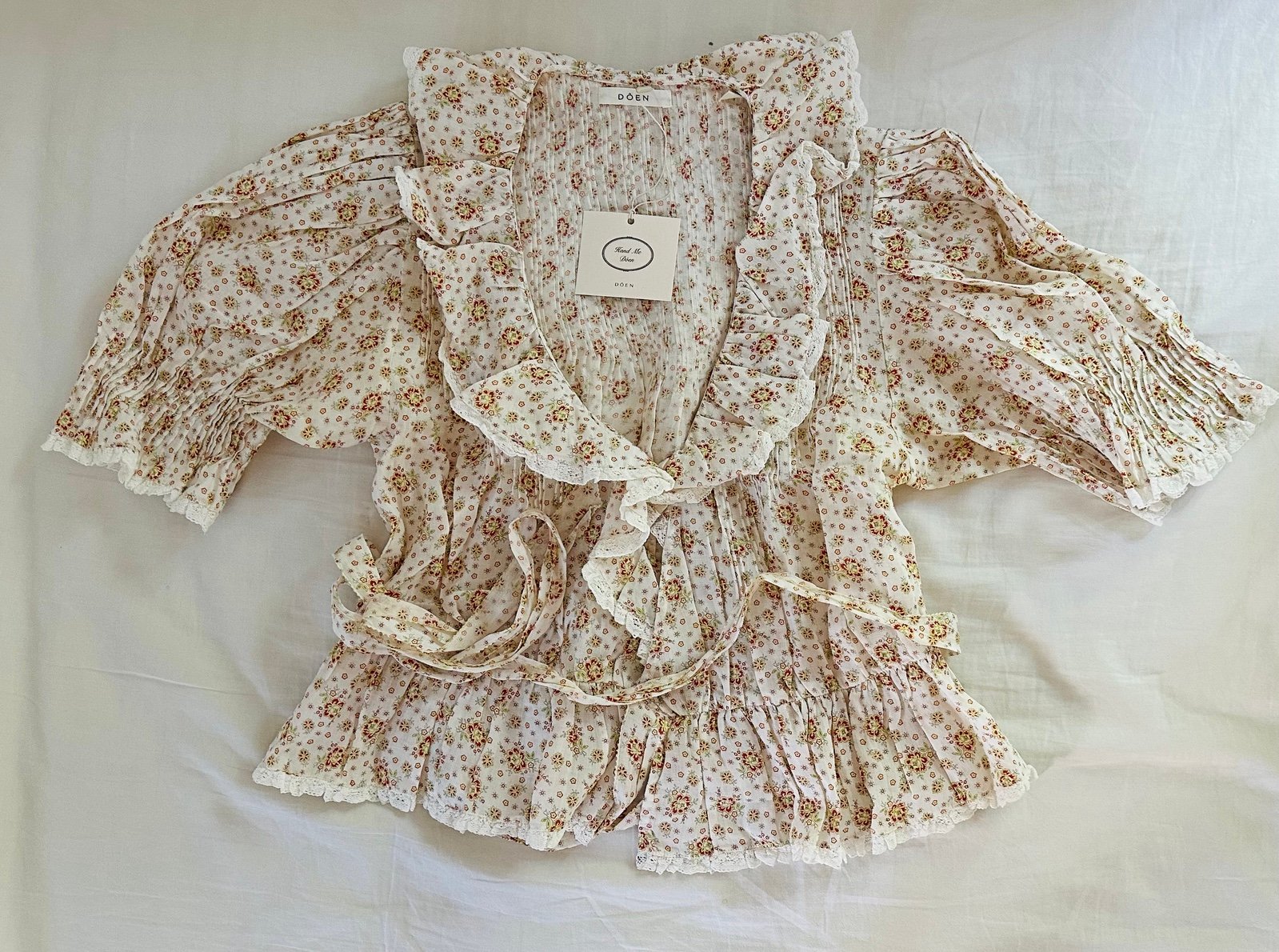 Doen - Thames rufffle blouse/top