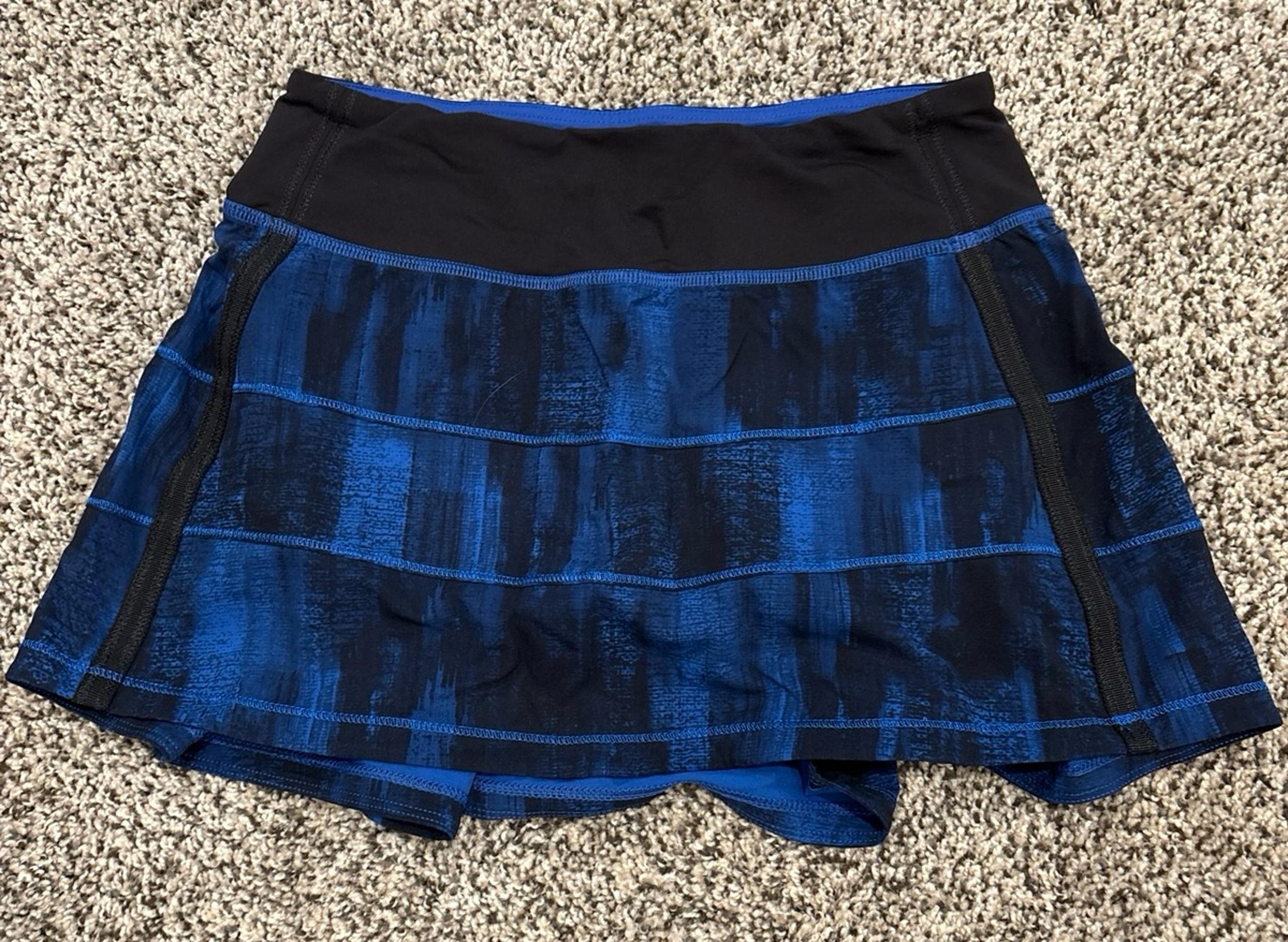 Lululemon women’s size 2 blue athletic skirt