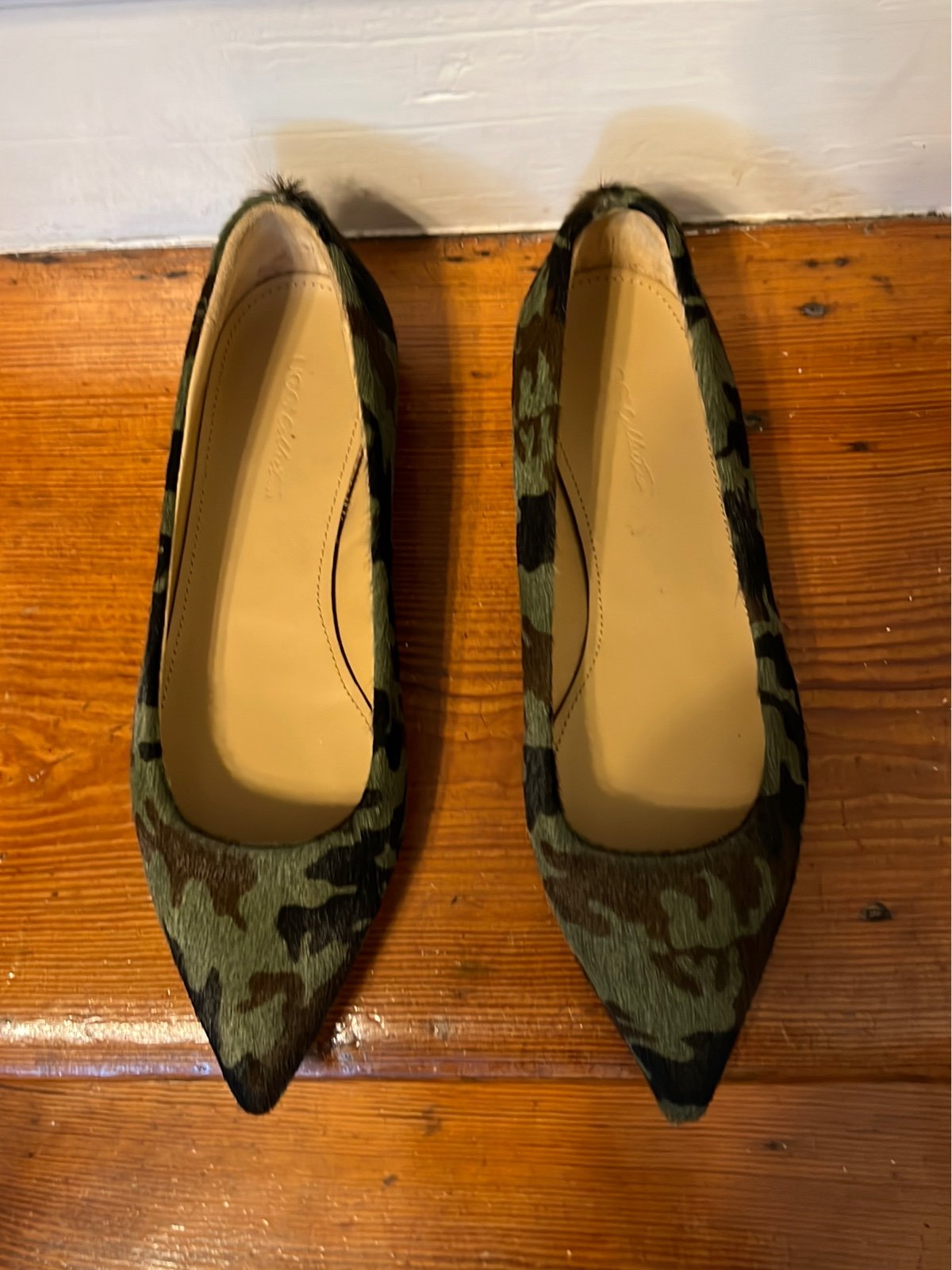 UGG Flats 8