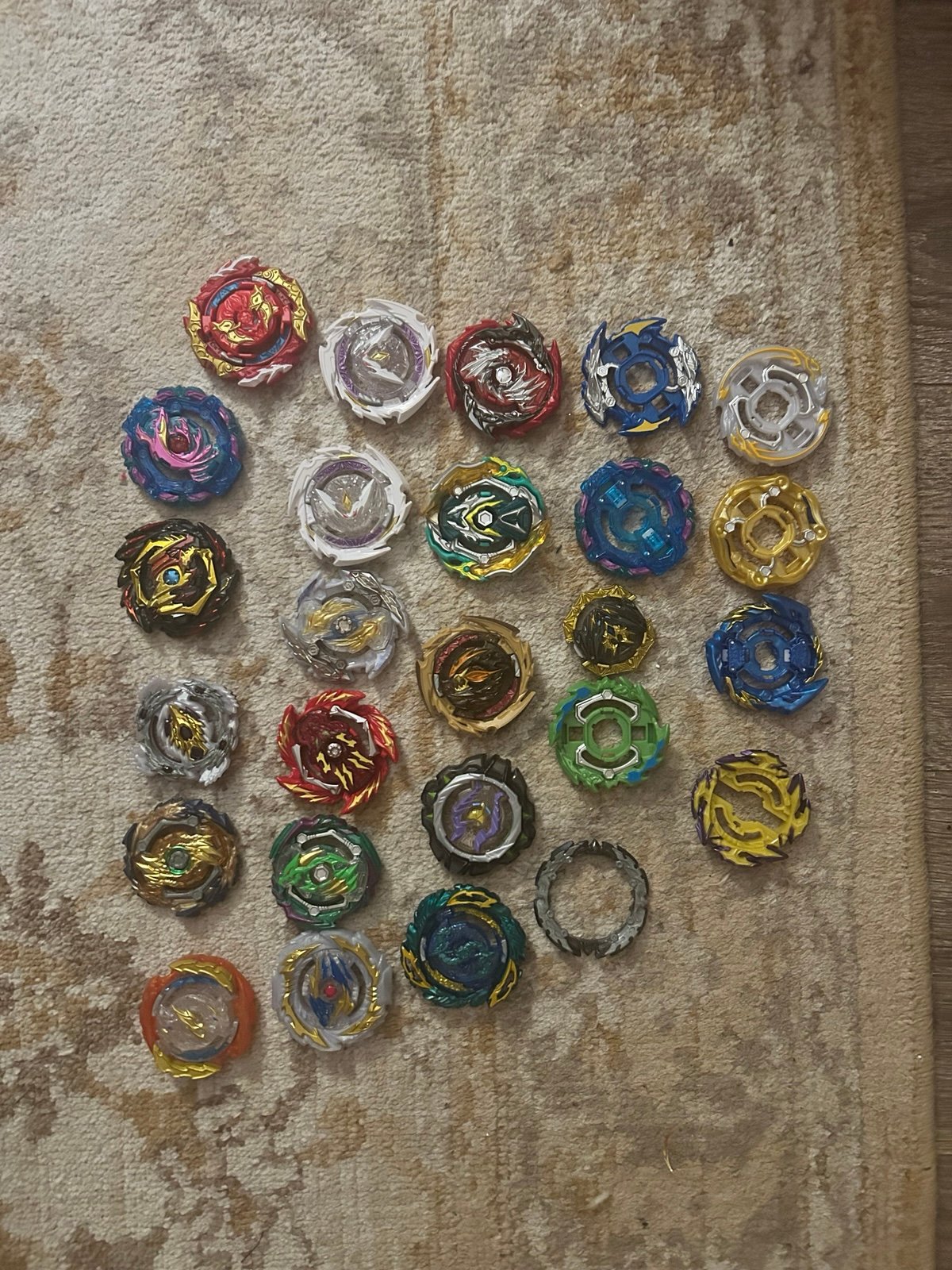 Beyblade Metal Fight LOT OF 17Random And Rip Cords Takara Tomy READ DESCRIPTION