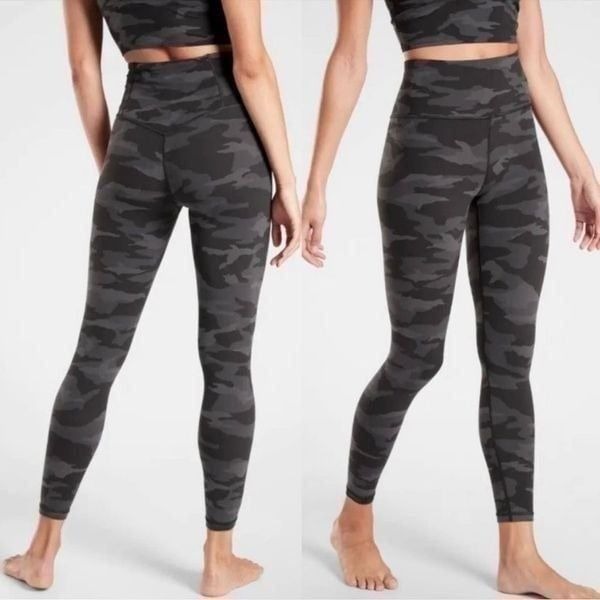 Athleta Elation Camo 7/8 Tight