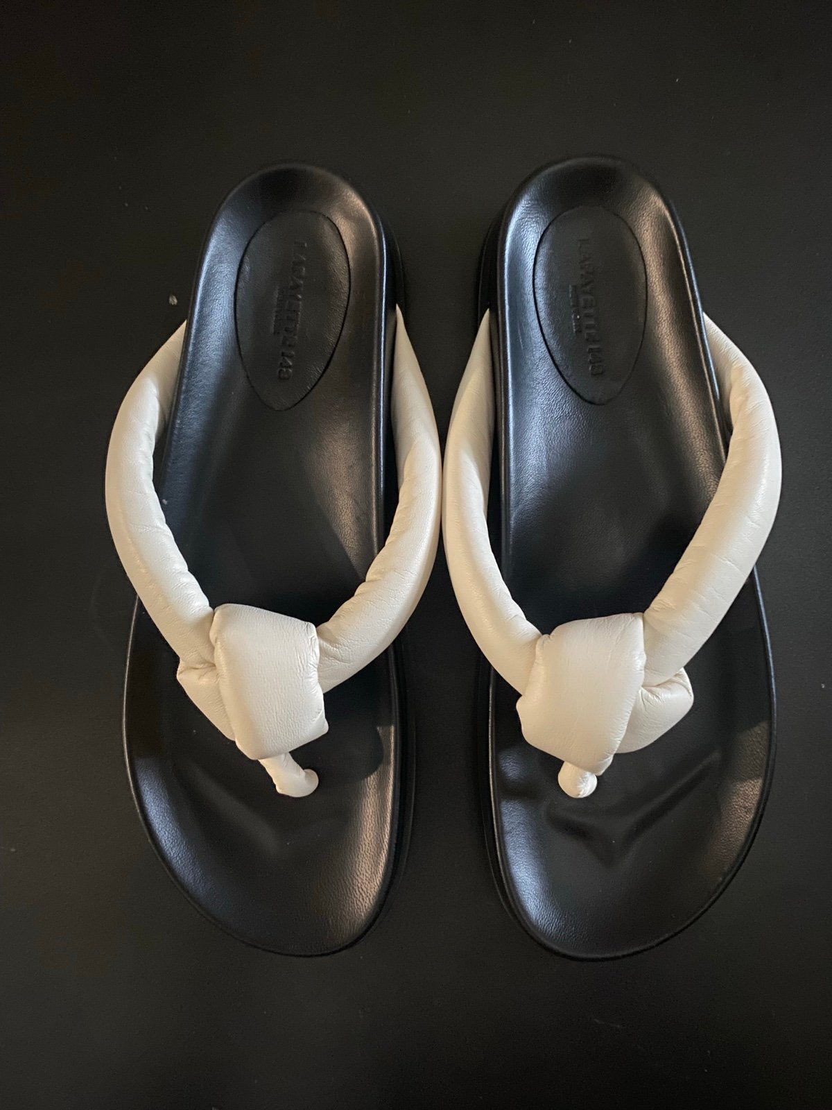 Sold Out Lafayette 148 New York Bristol Flip Flop in White Size 38(7.5)