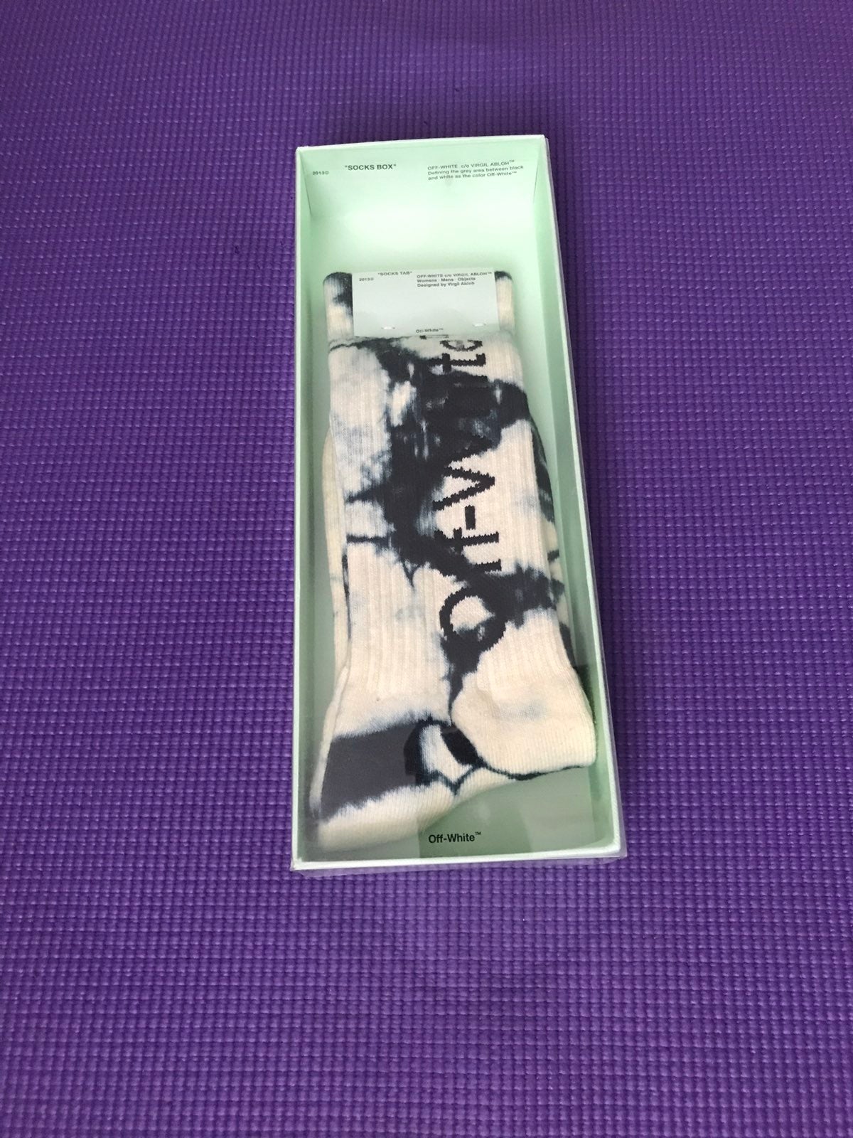 off white tie dye stripe mid socks beige
