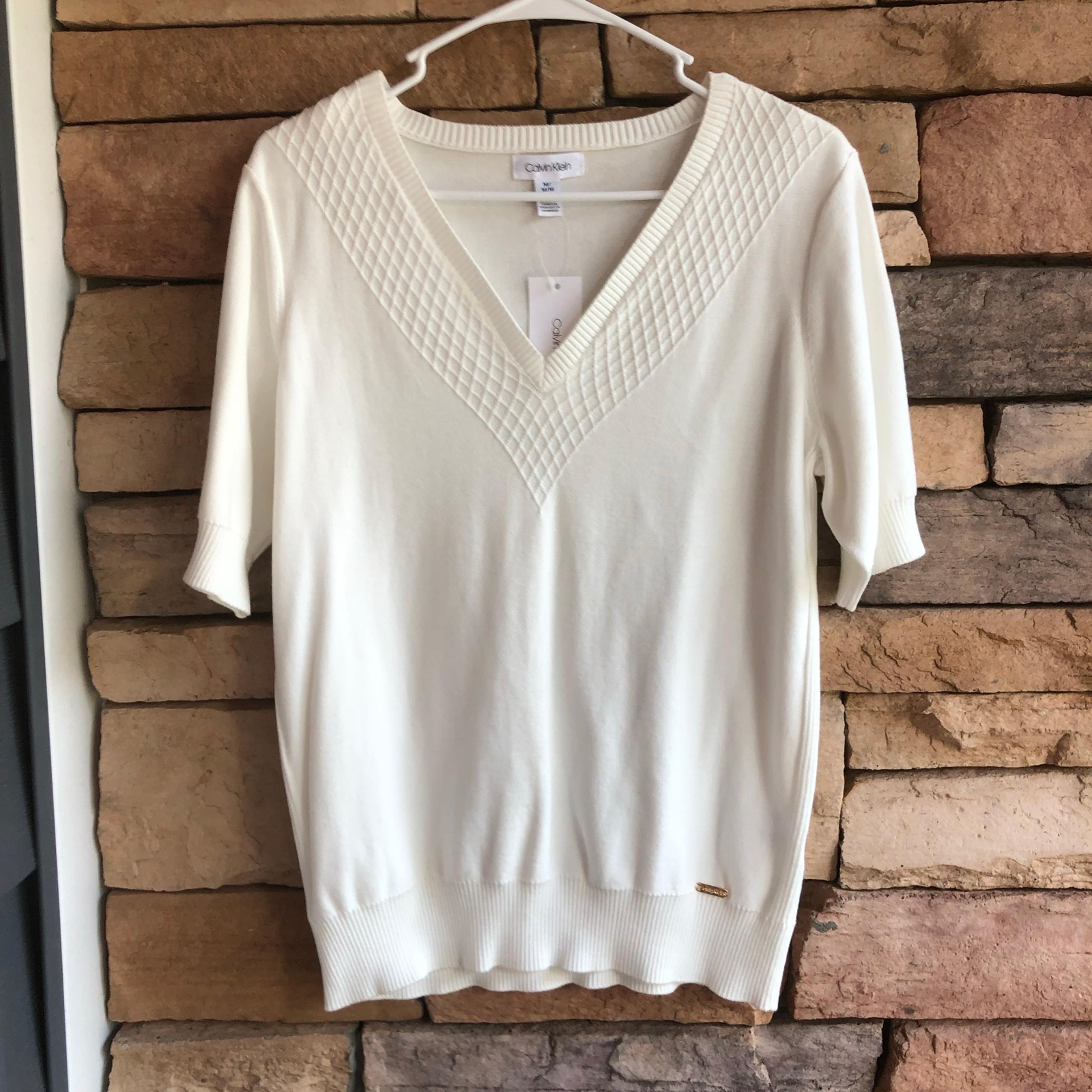 Calvin Klein winter white short sleeve v-neck knit top NWT Women Medium