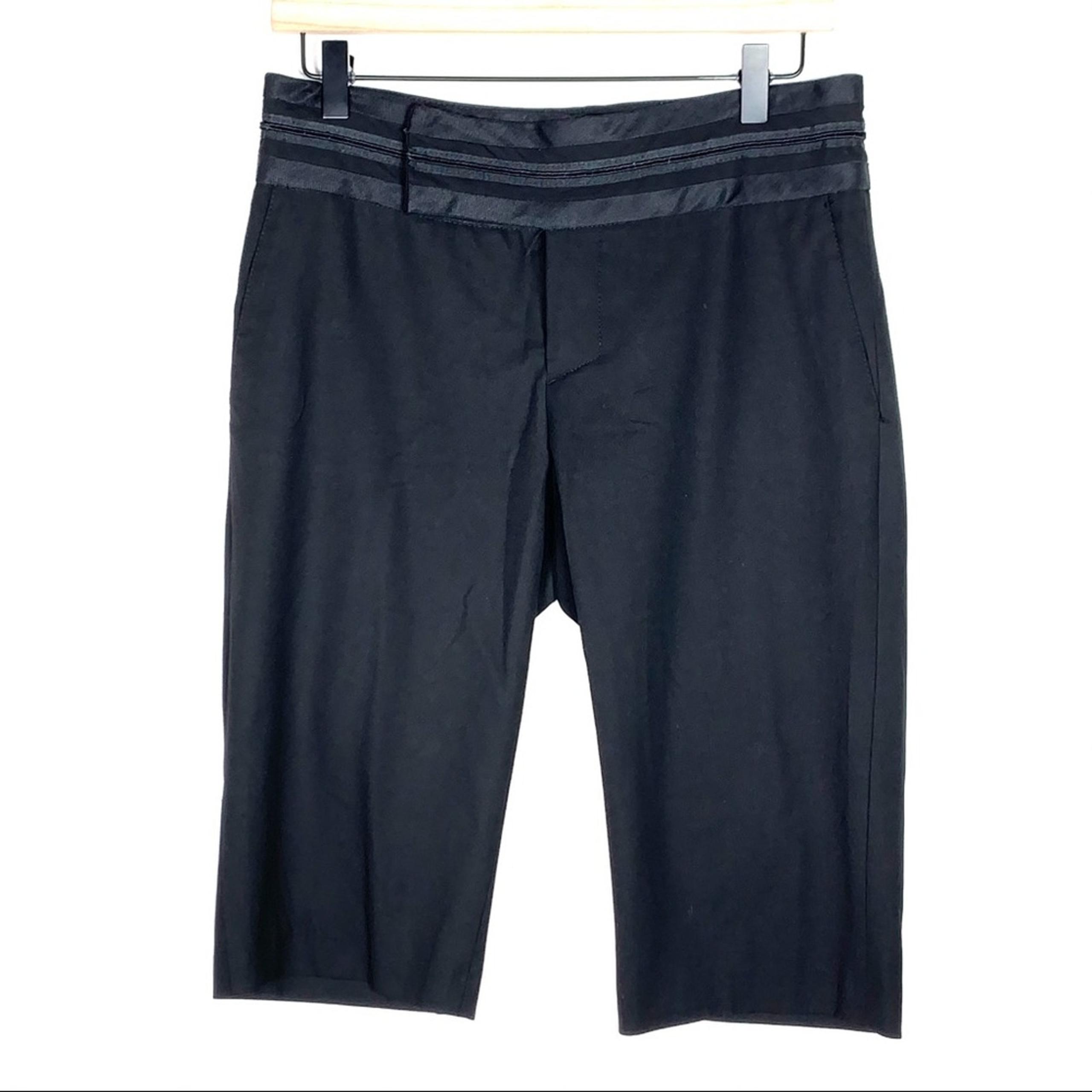 Zara Woman black walking mid rise Bermuda shorts size 6